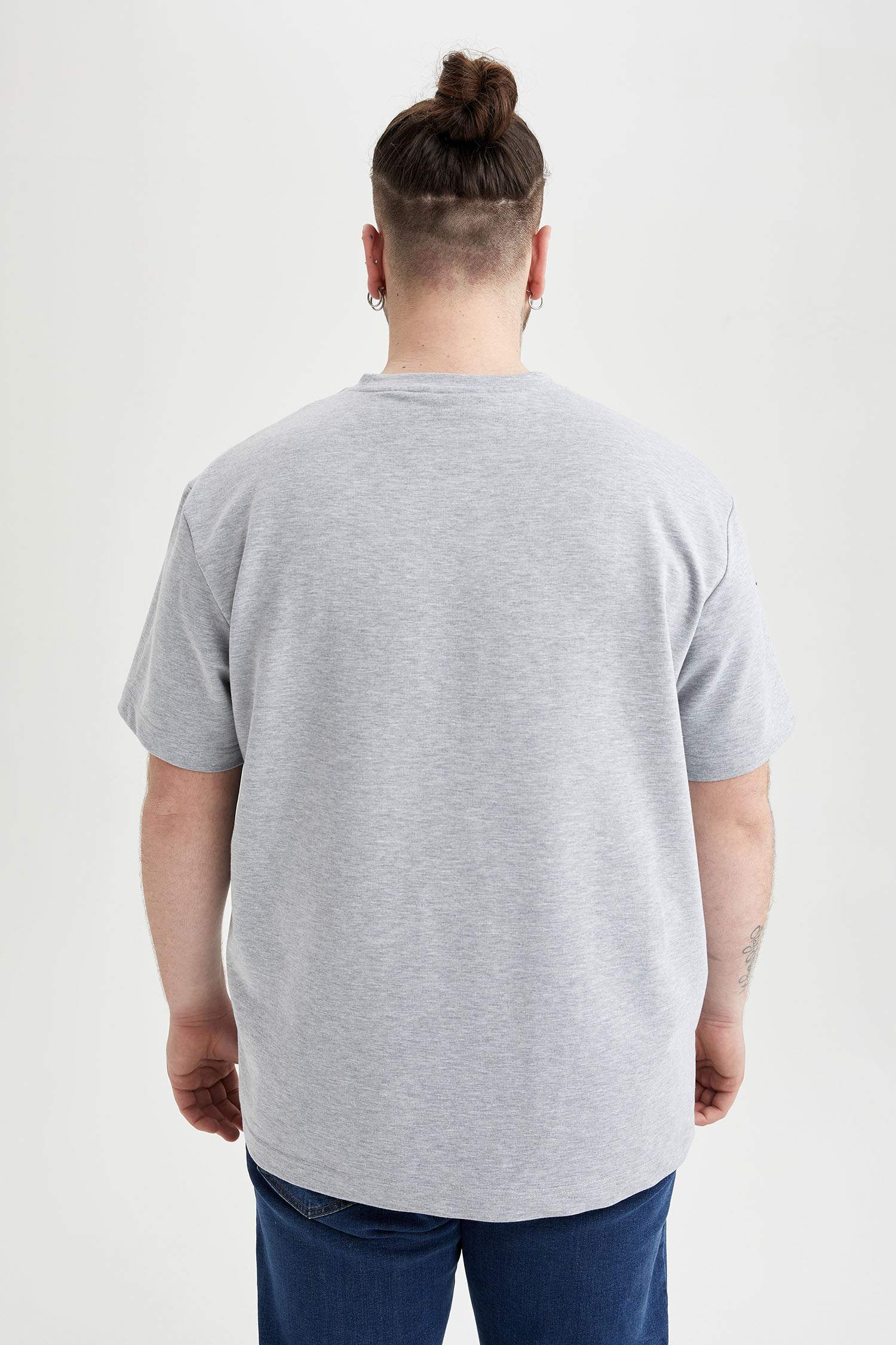 Regular Fit Bisiklet Yaka Basic Kısa Kollu Tişört
