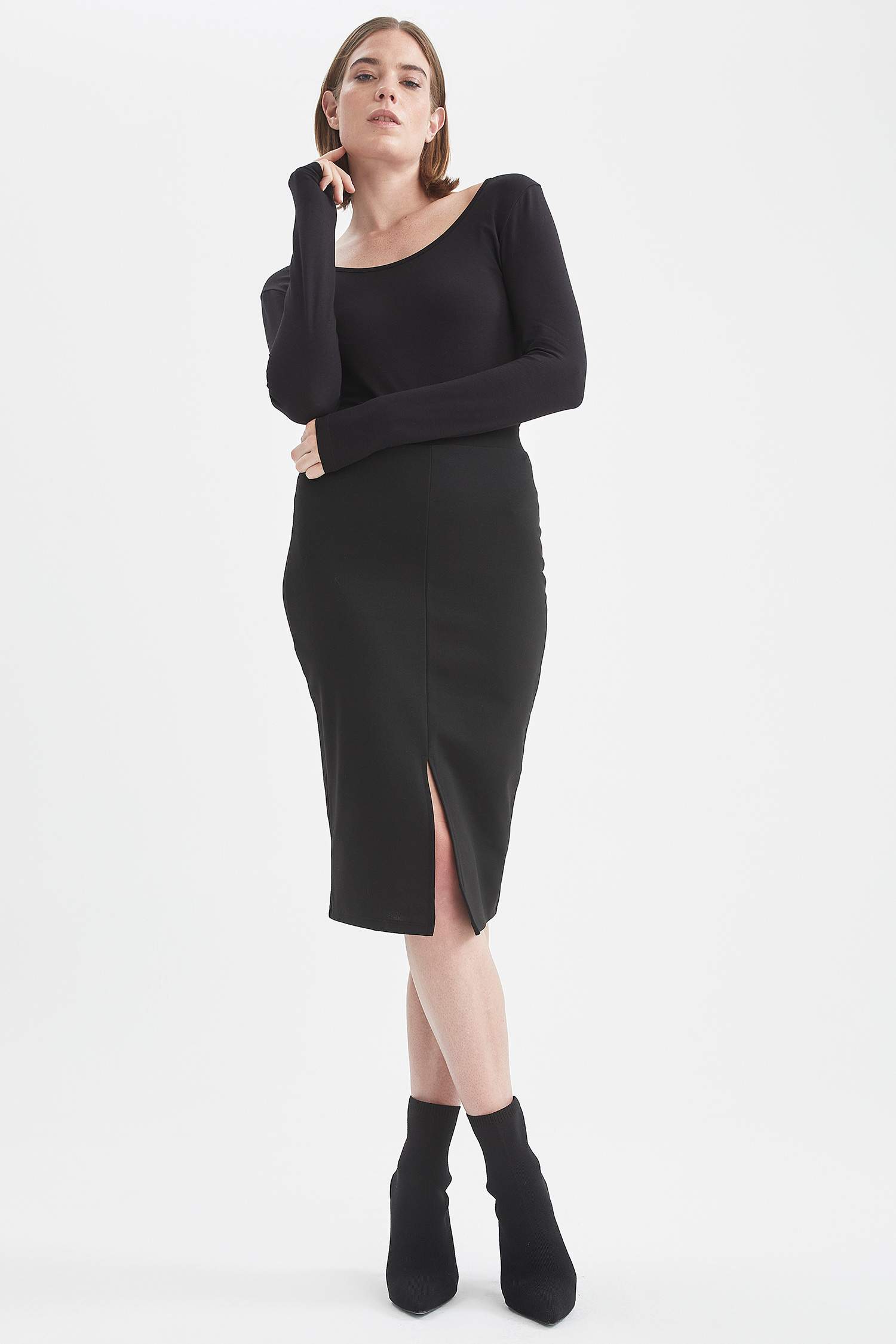 Basic Yırtmaç Detaylı Slim Fit Midi Etek