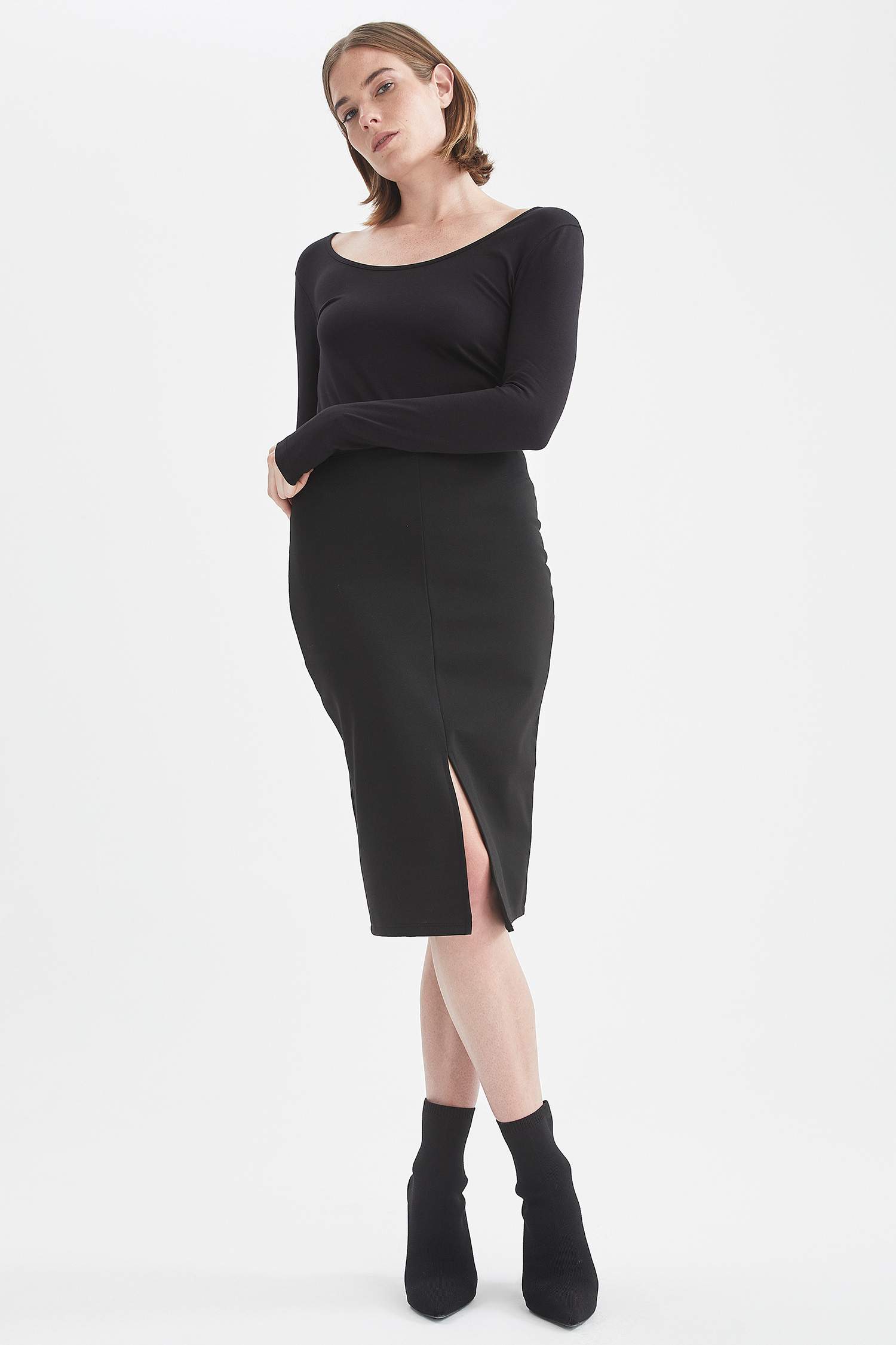Basic Yırtmaç Detaylı Slim Fit Midi Etek