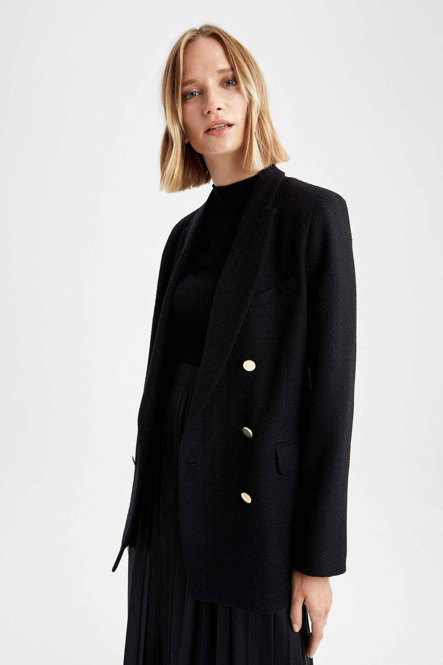 Defacto Oversize Fit Dokulu Tüvit Blazer Ceket. 3 Defacto Oversize Fit Dokulu Tüvit Blazer Ceket. 3