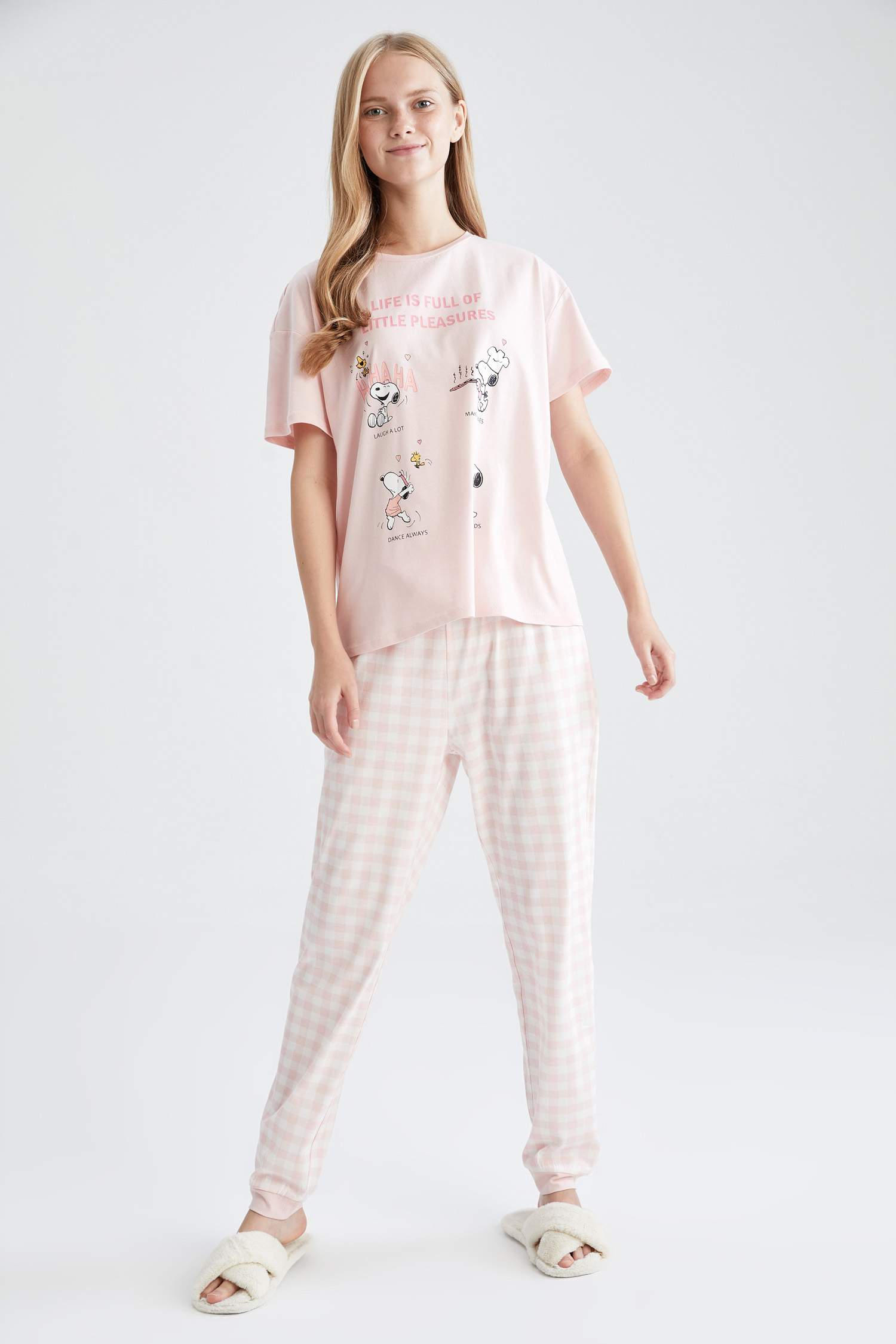 Aile Konsepti Snoopy Lisanslı Regular Fit Kısa Kollu Pamuklu Pijama Takım