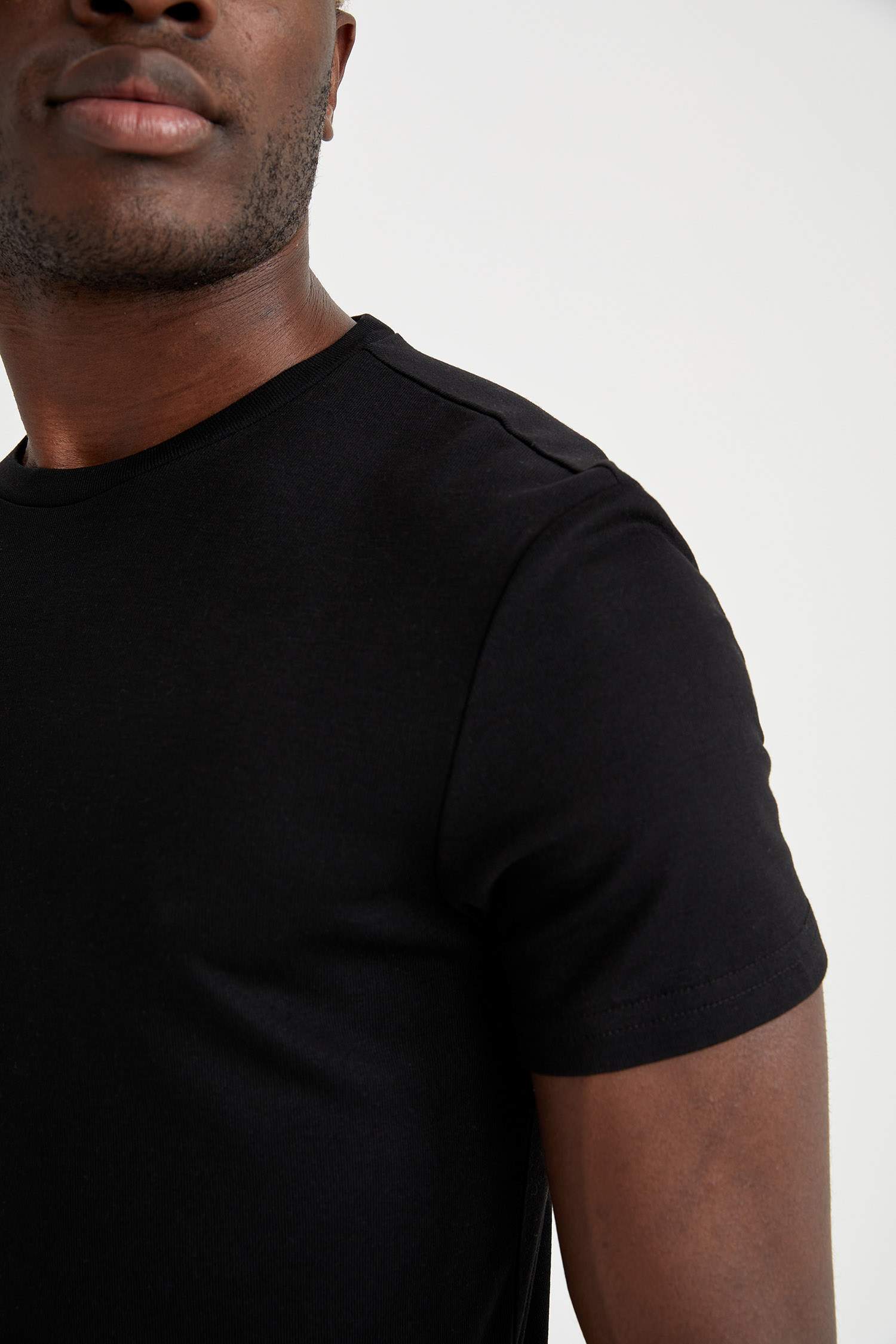 Slim Fit Isı Yalıtımlı Warmtech Kısa Kollu İçlik