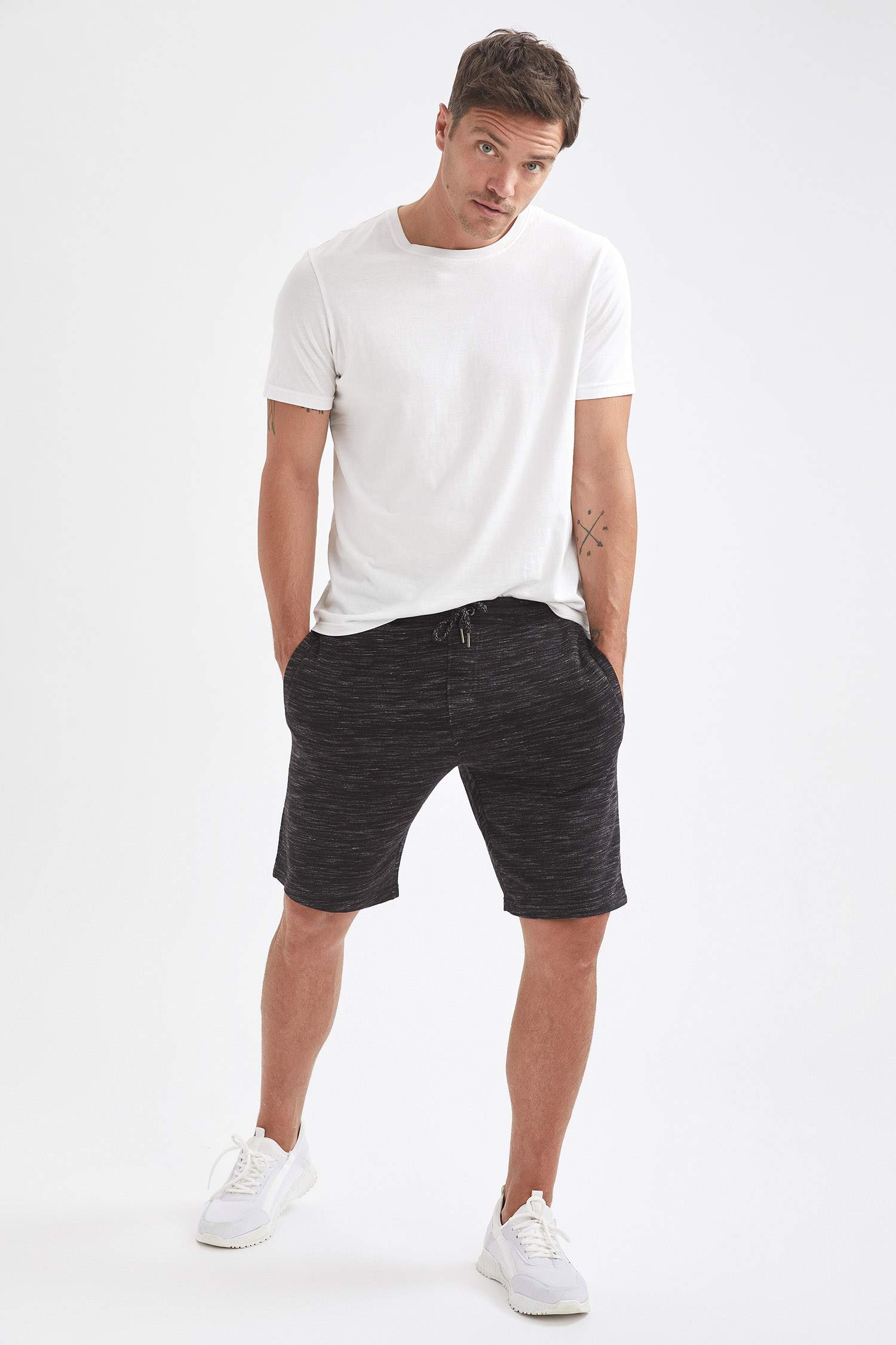 Slim Fit Basic Şort