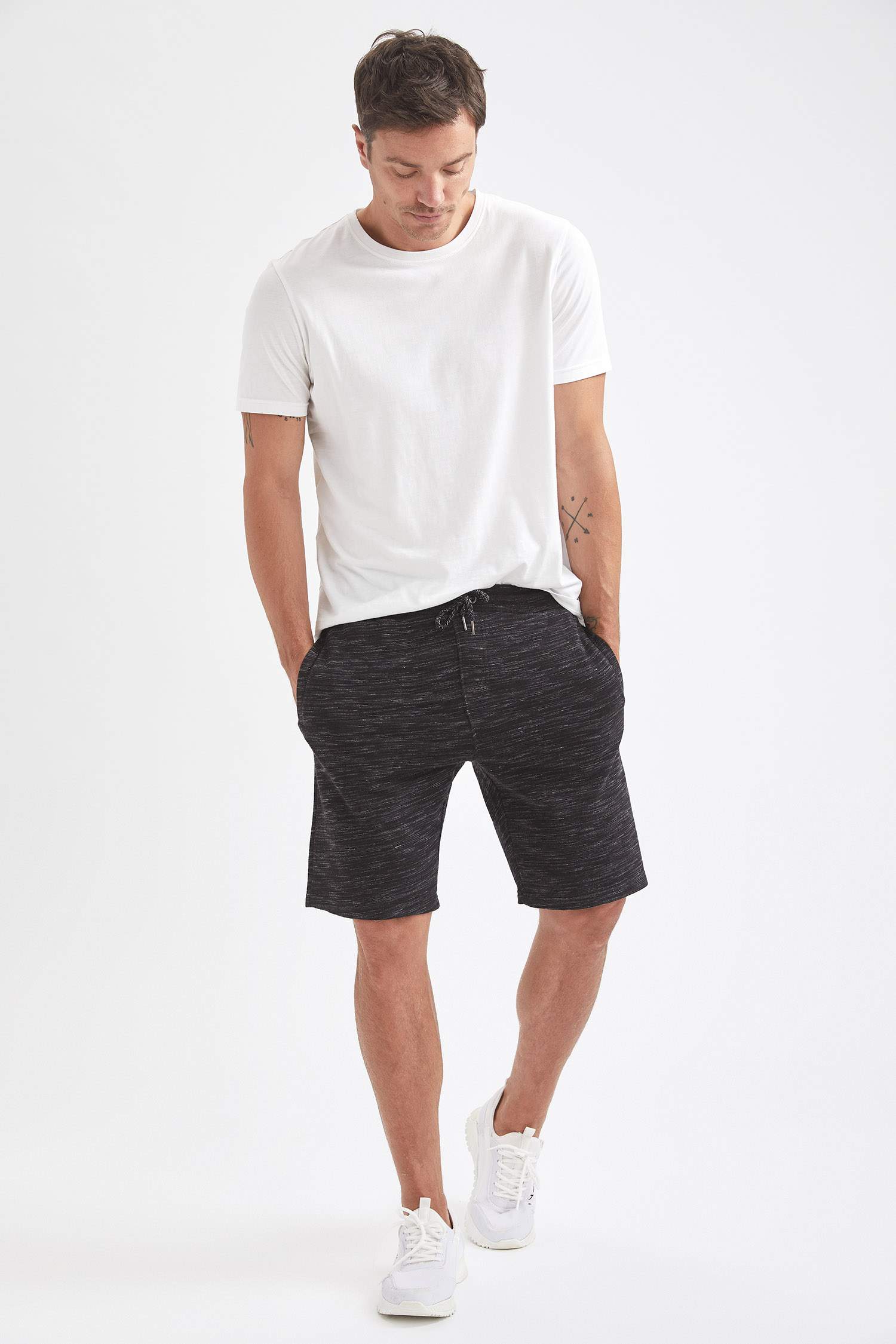 Slim Fit Basic Şort
