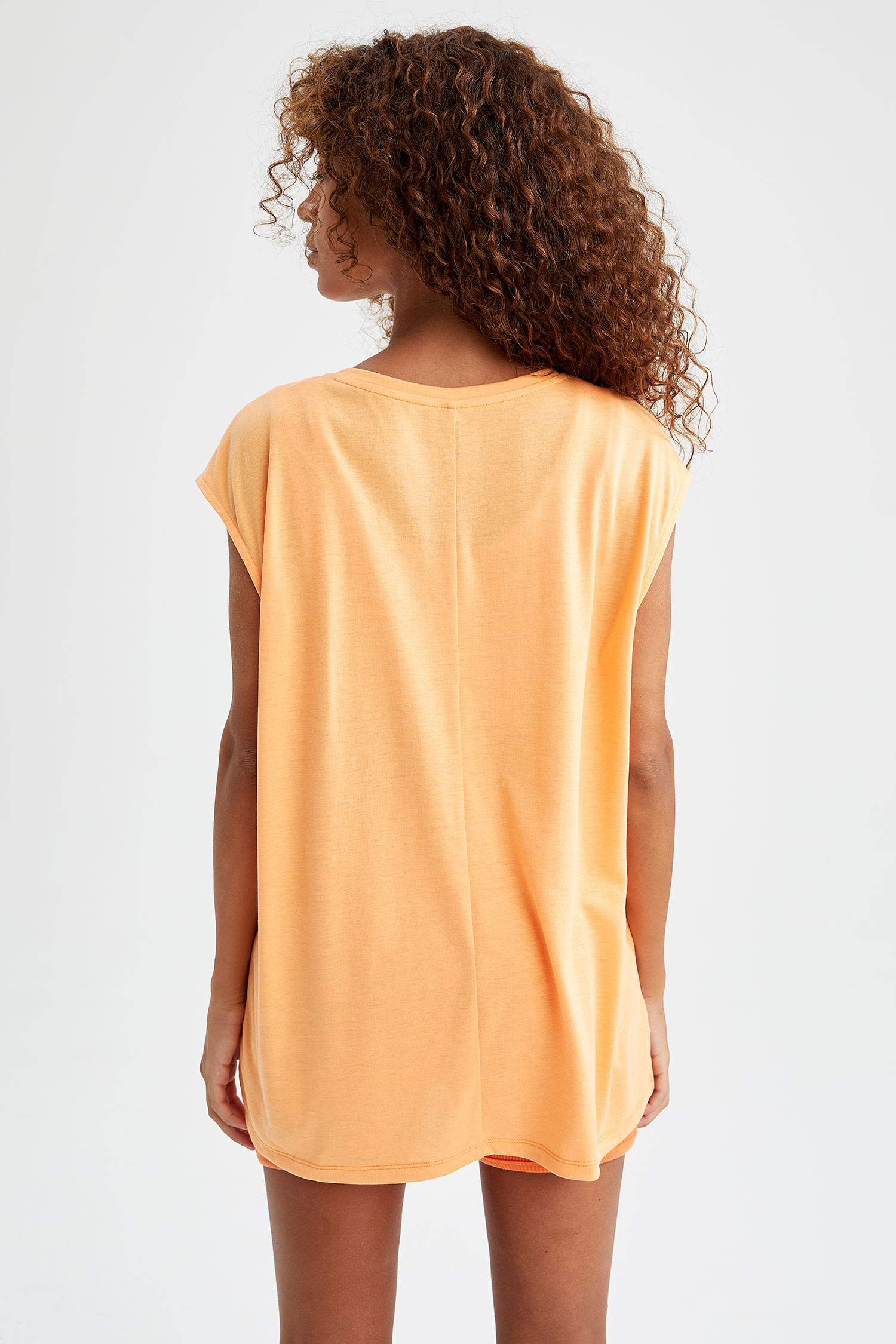 Yırtmaç Detaylı Oversize Fit Spor Atlet