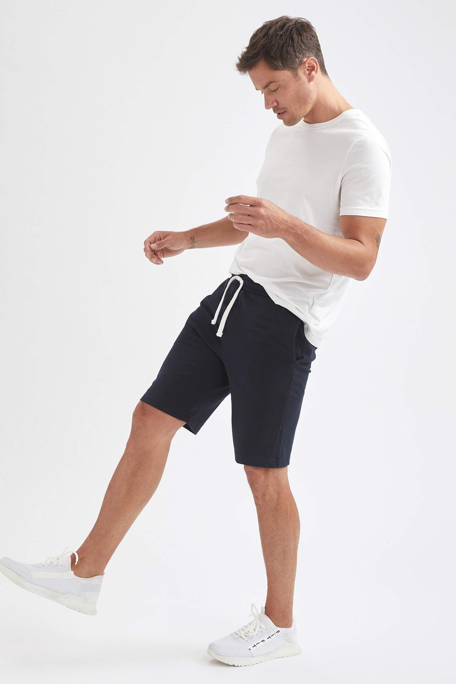Slim Fit Basic Şort