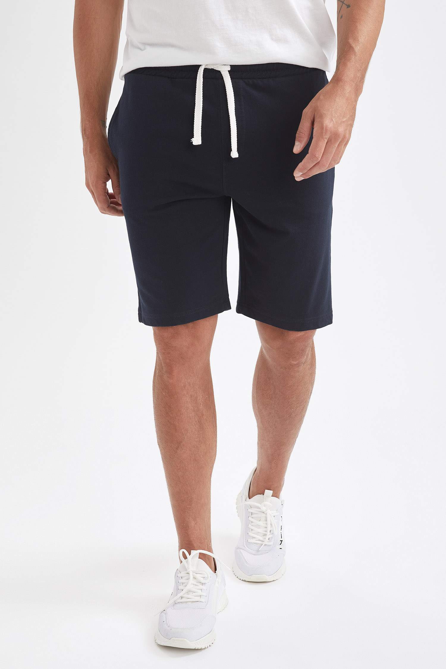 Slim Fit Basic Şort