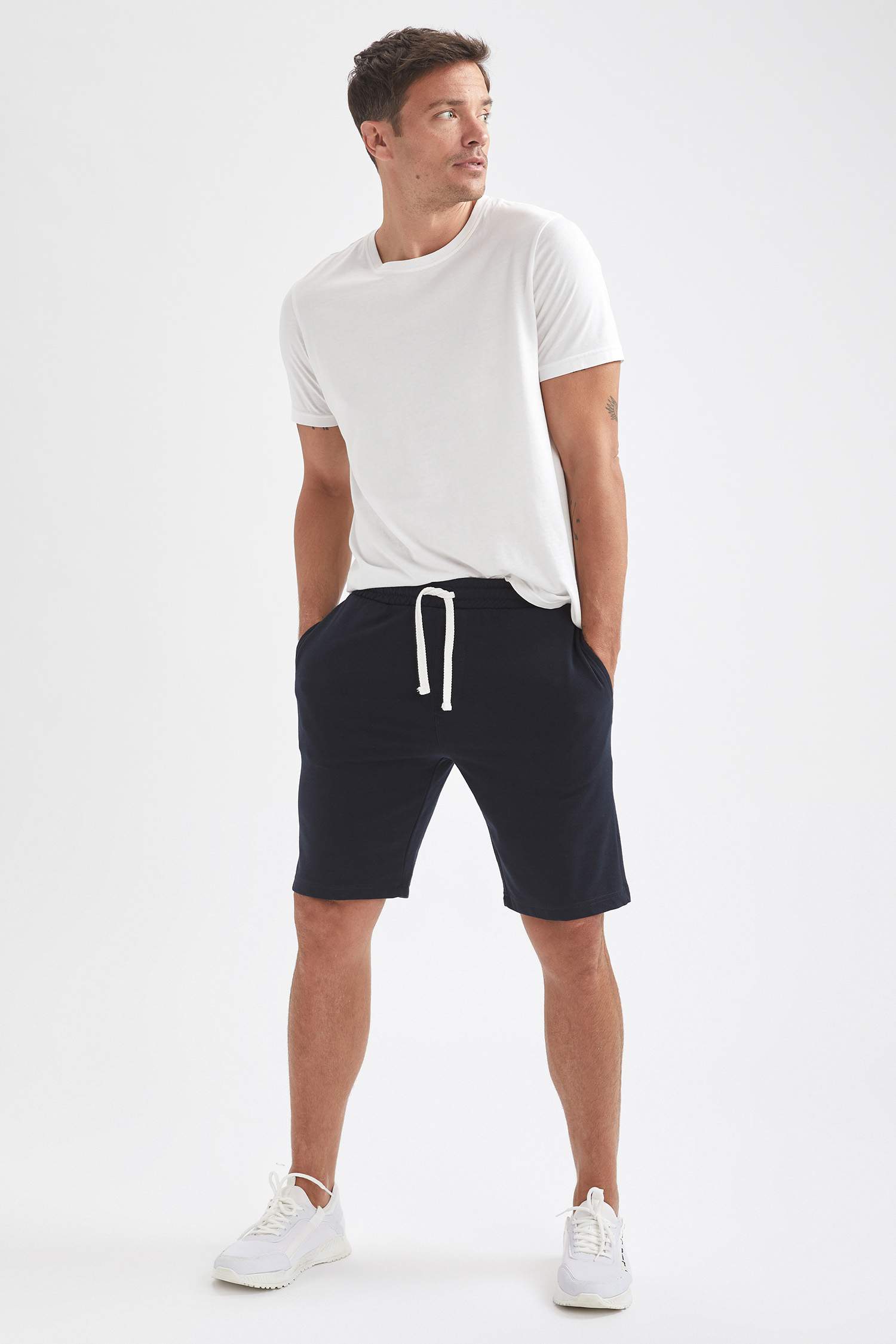 Slim Fit Basic Şort