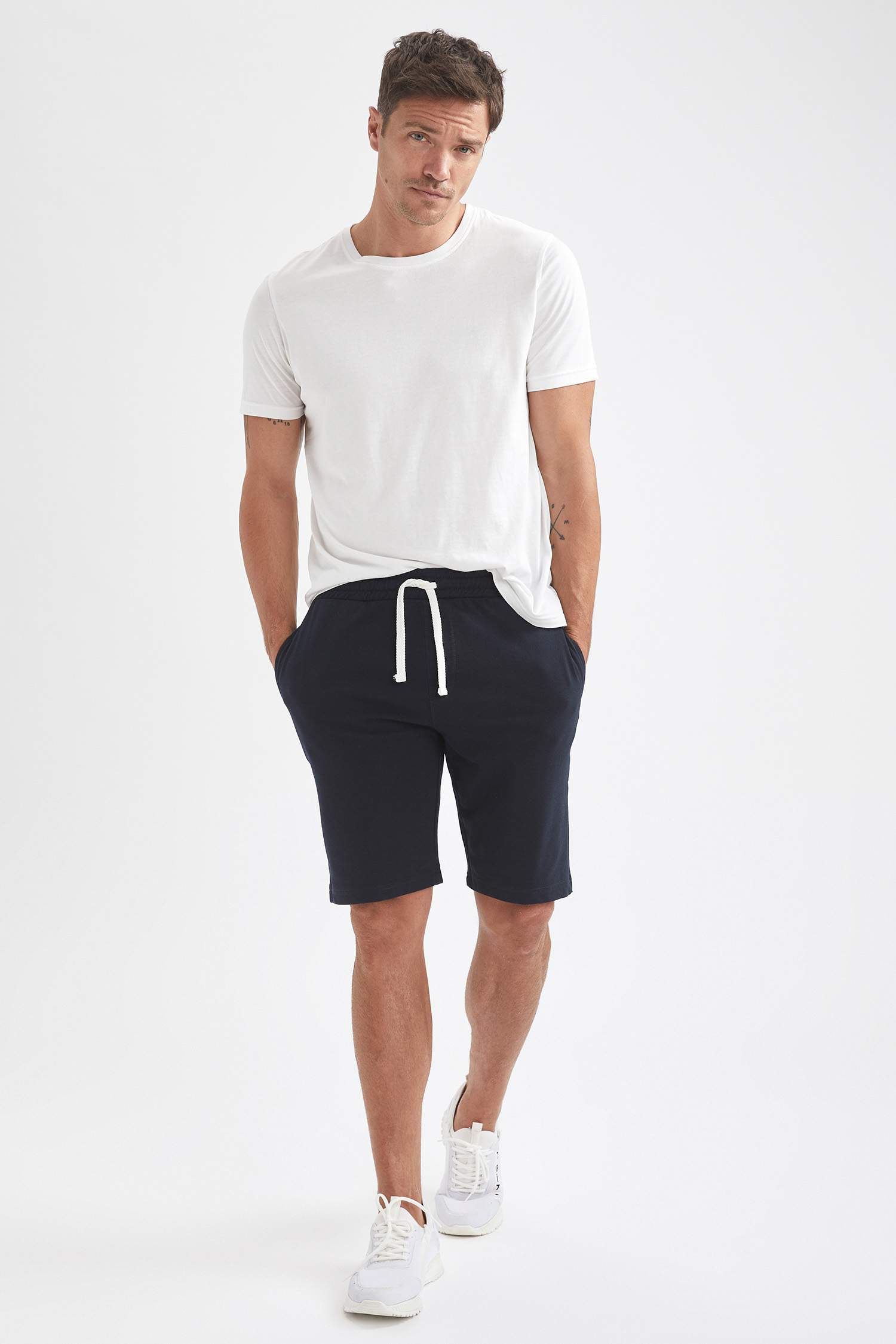 Slim Fit Basic Şort
