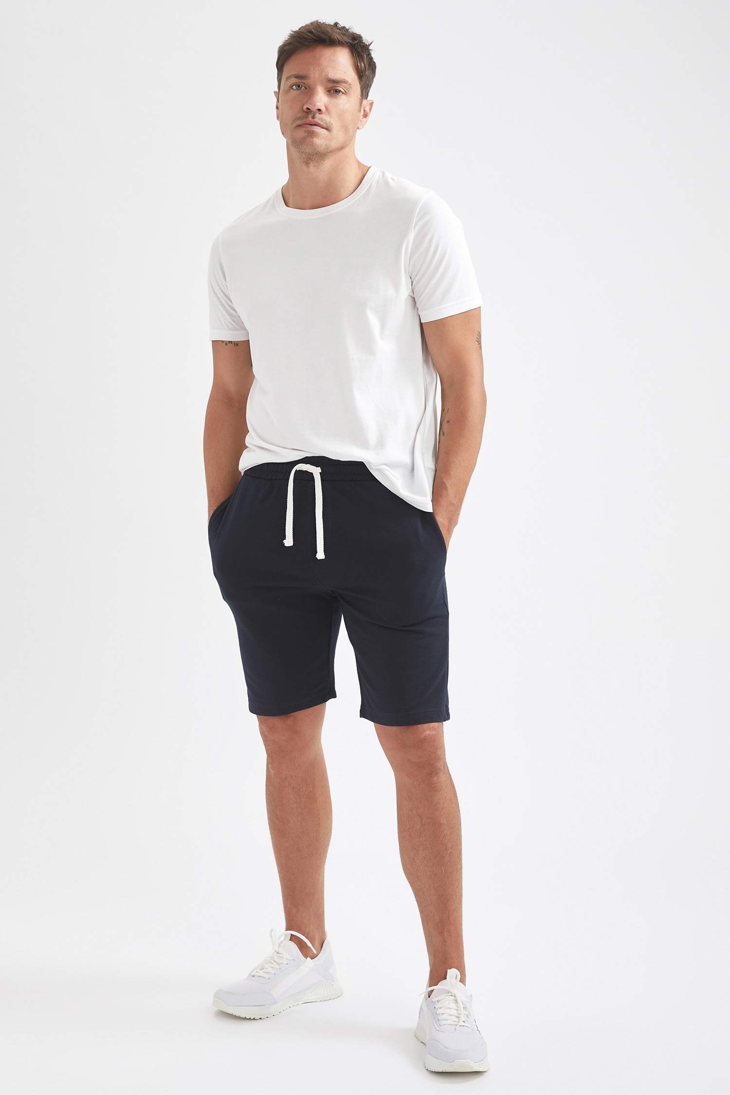 Slim Fit Basic Şort