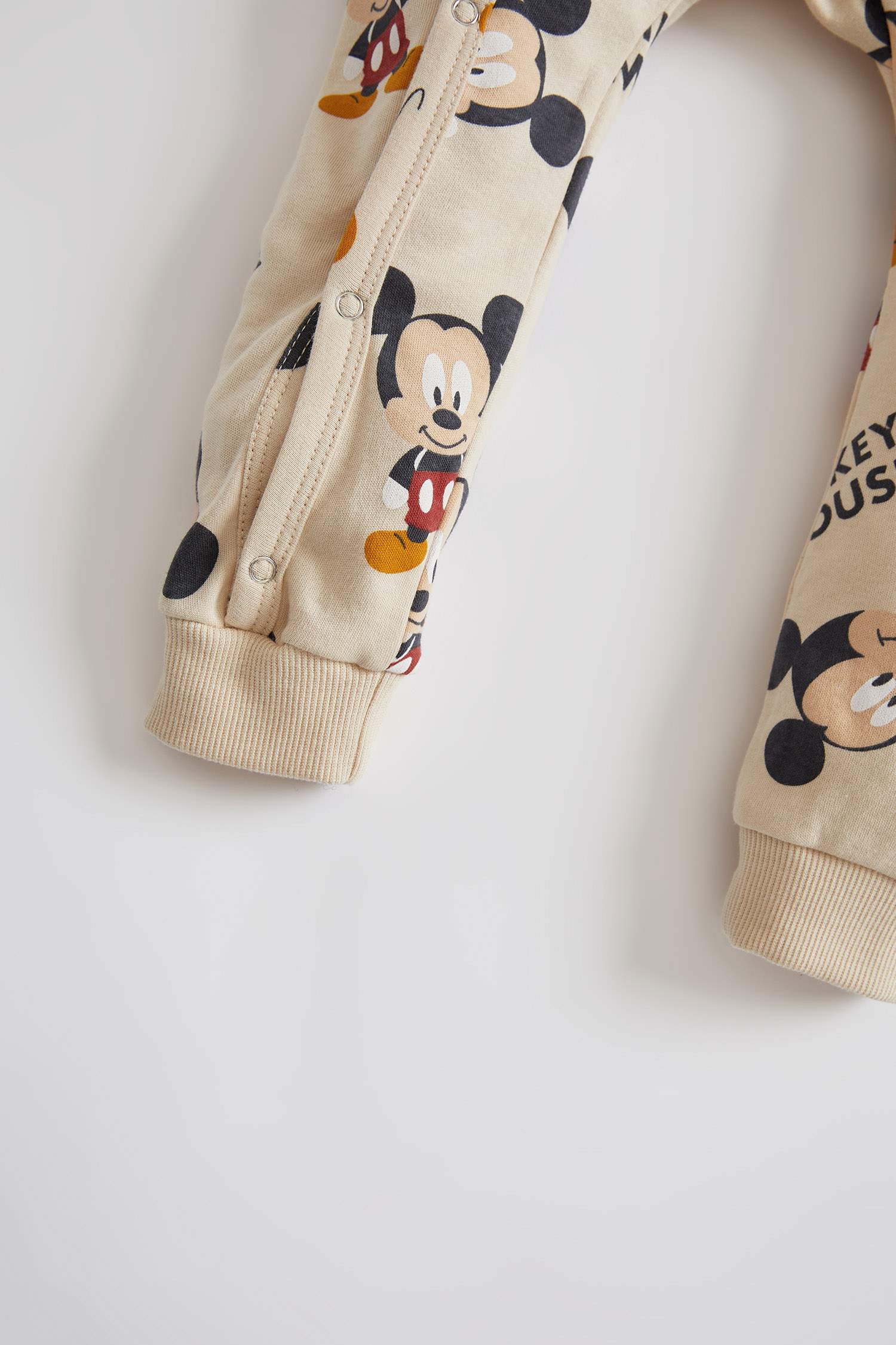 Erkek Bebek Mickey Mouse Lisanslı Uzun Kollu Yeni Doğan Çıtçıtlı Pamuklu Tulum