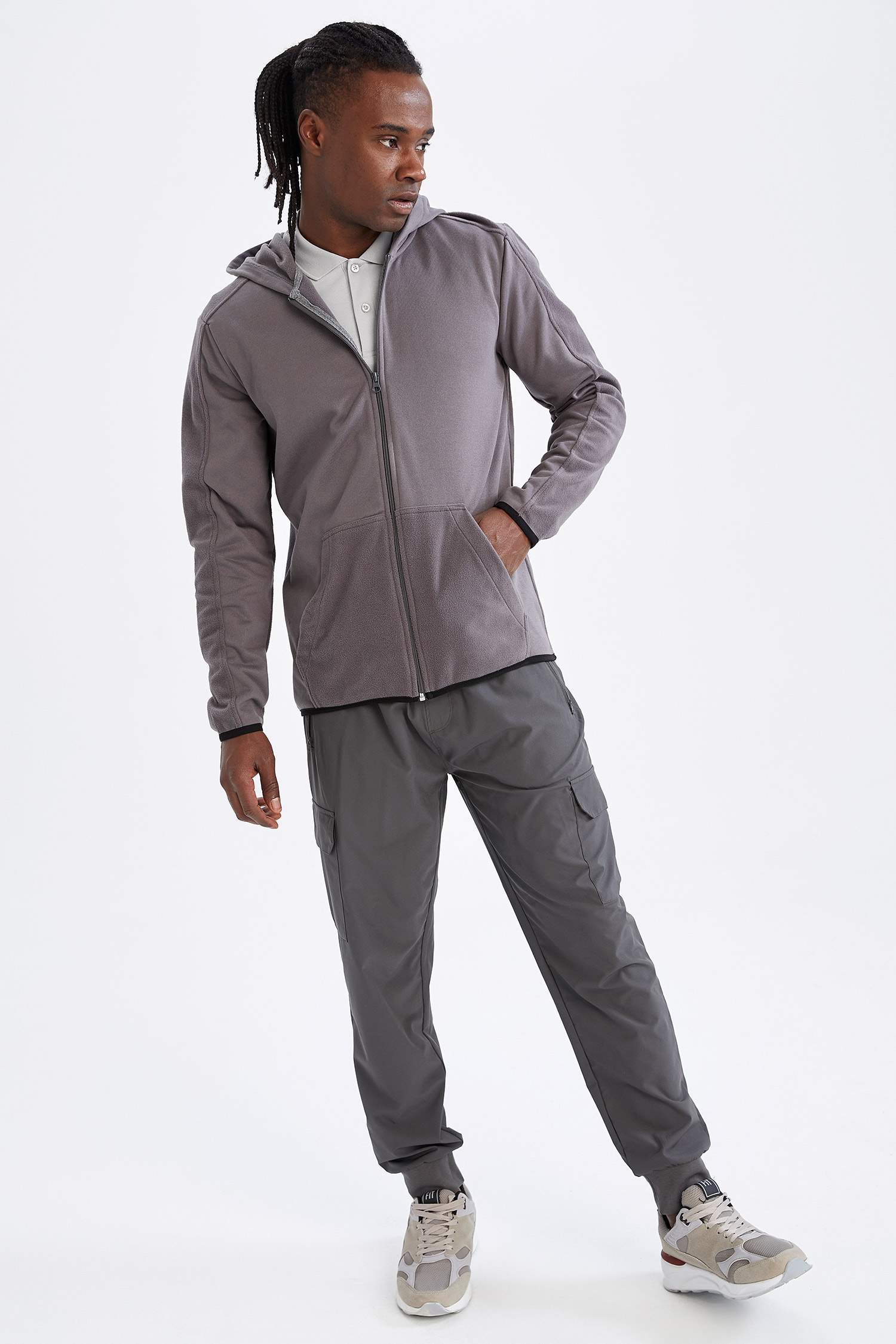 Defacto Fit Standart Fit Kapüşonlu Fermuarlı Isı Yalıtımlı Warmtech Spor Hırka