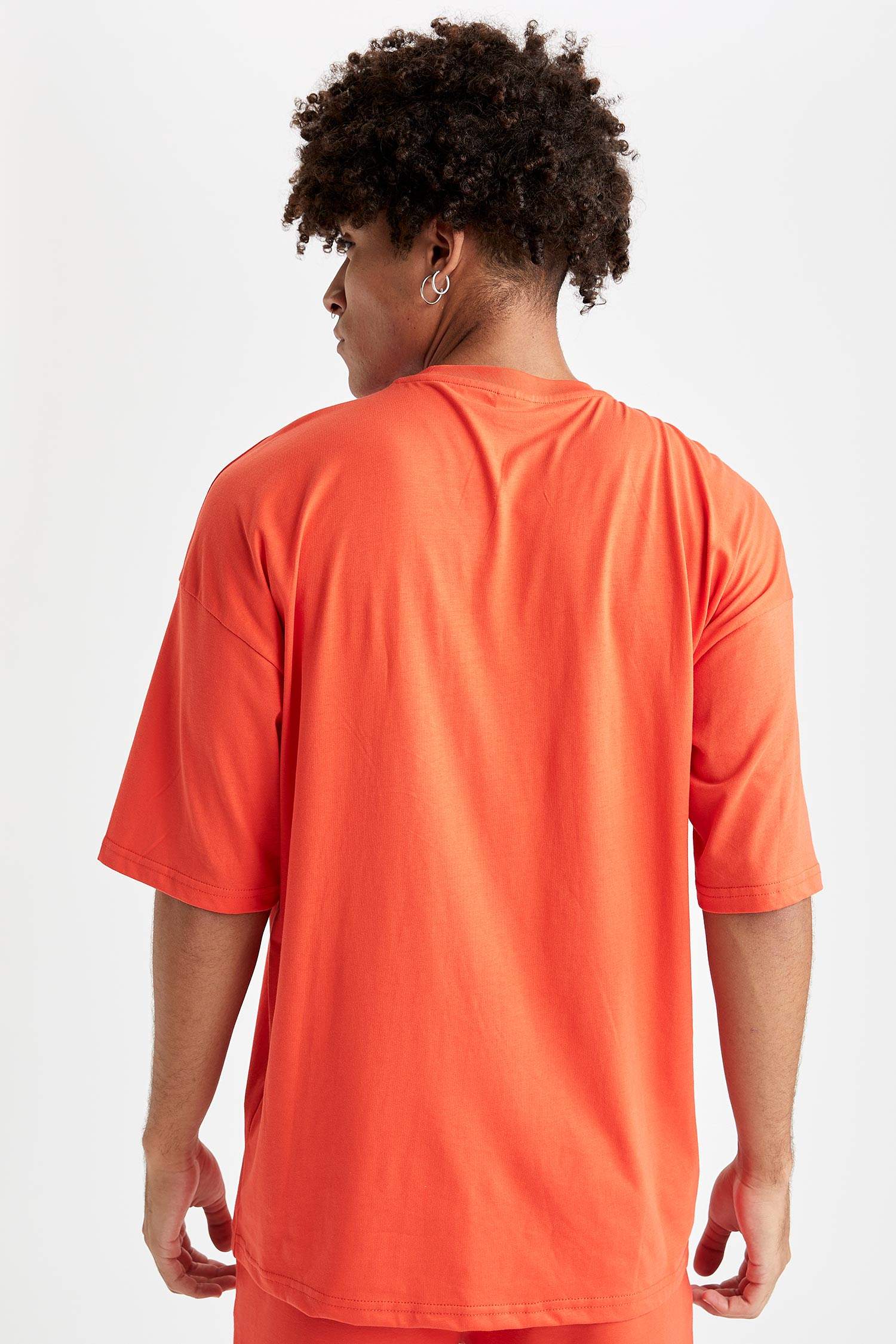 Oversize Fit Bisiklet Yaka Slogan Baskılı Kısa Kollu Tişört