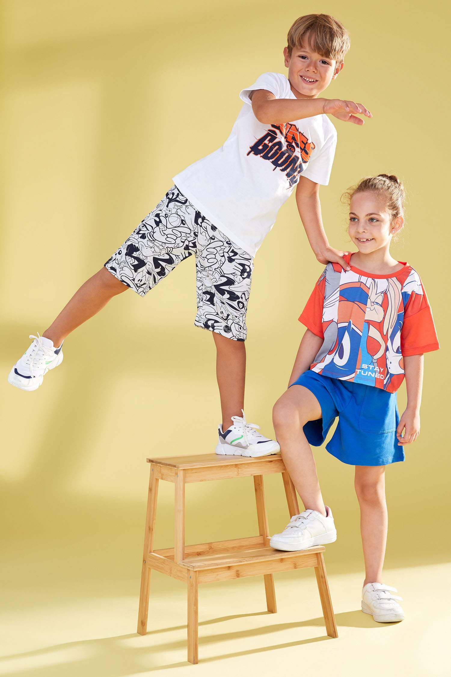 Erkek Çocuk Space Jam Lisanslı Esnek Belli Bermuda Şort