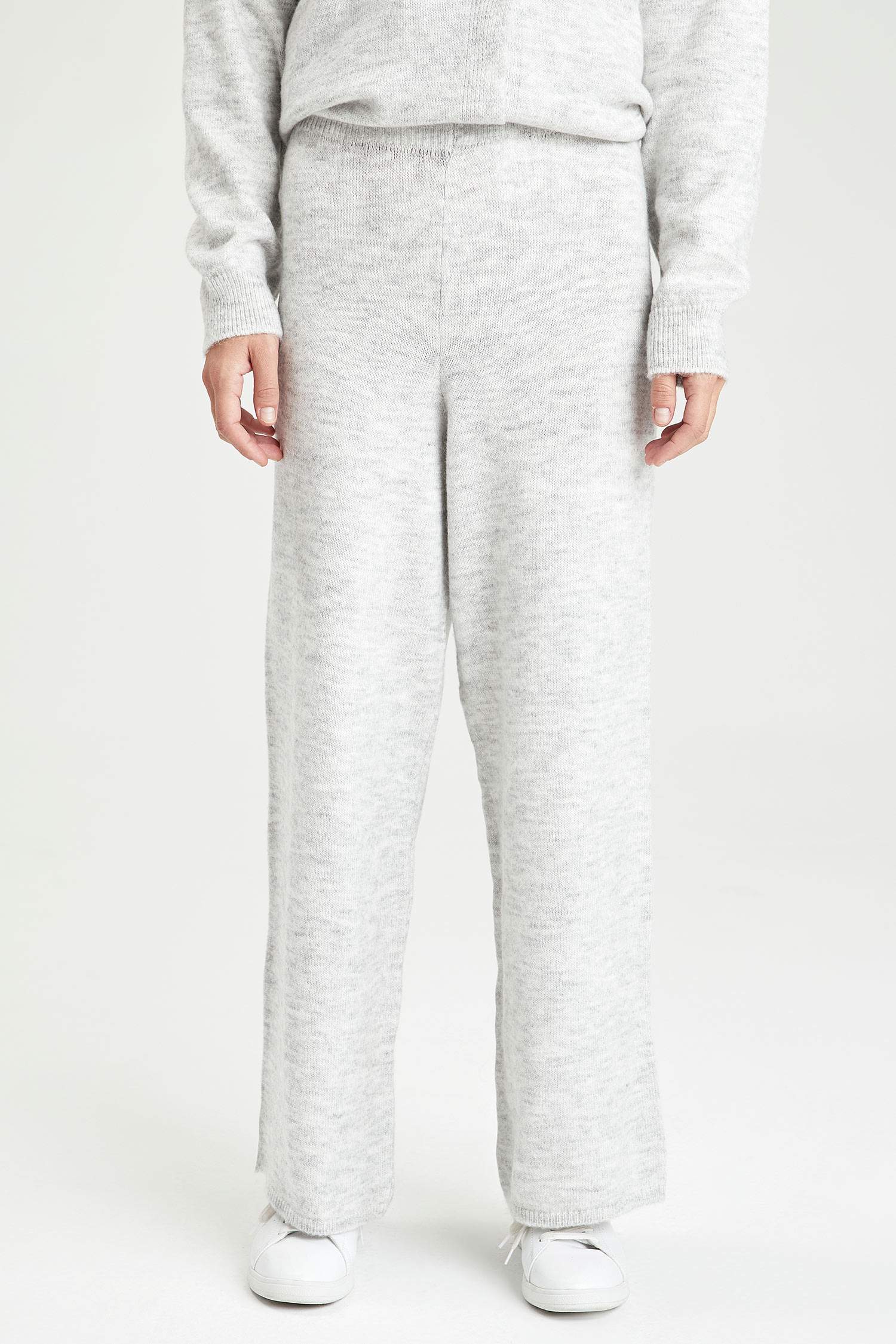 Regular Fit Geniş Paça Triko Pantolon