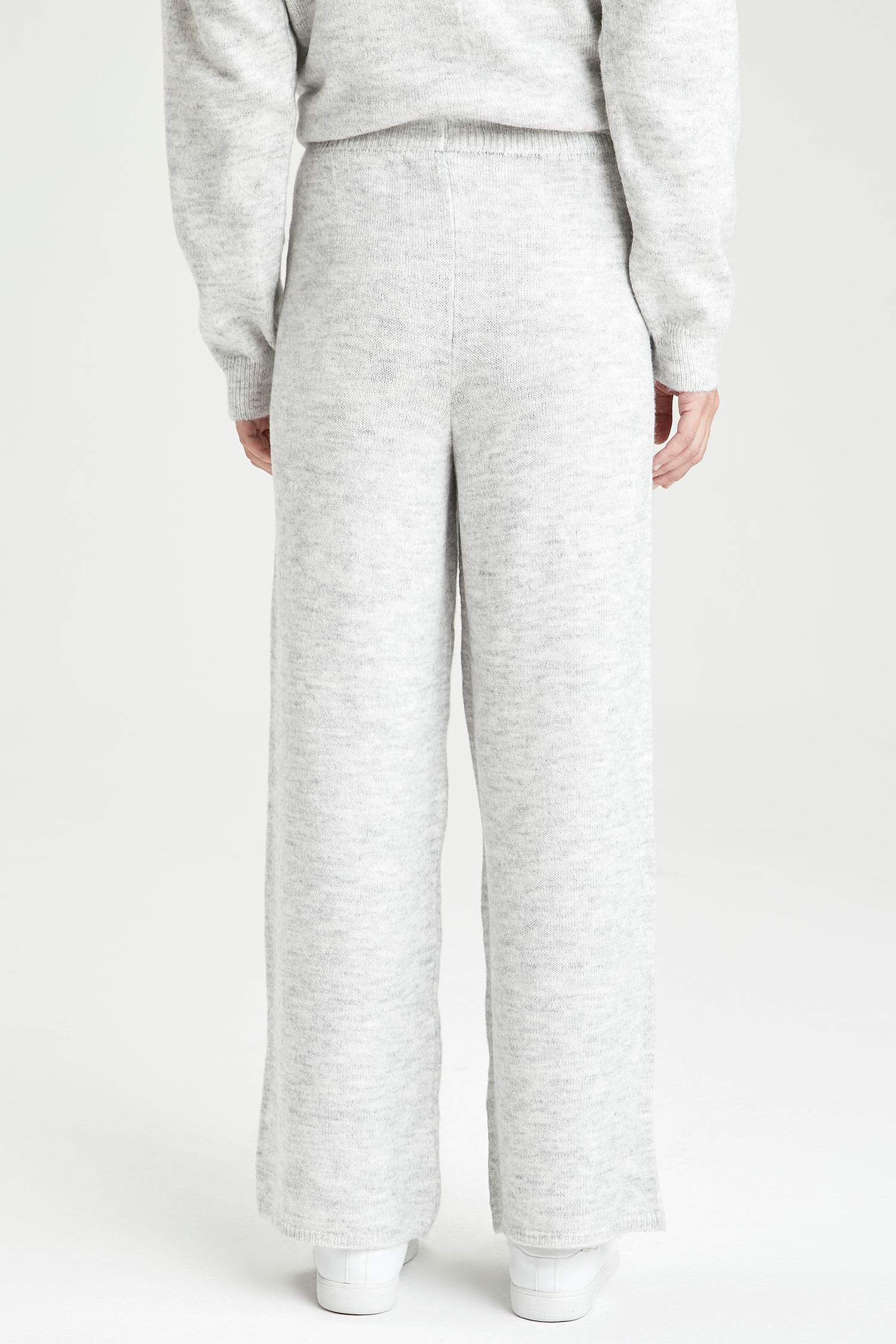 Regular Fit Geniş Paça Triko Pantolon