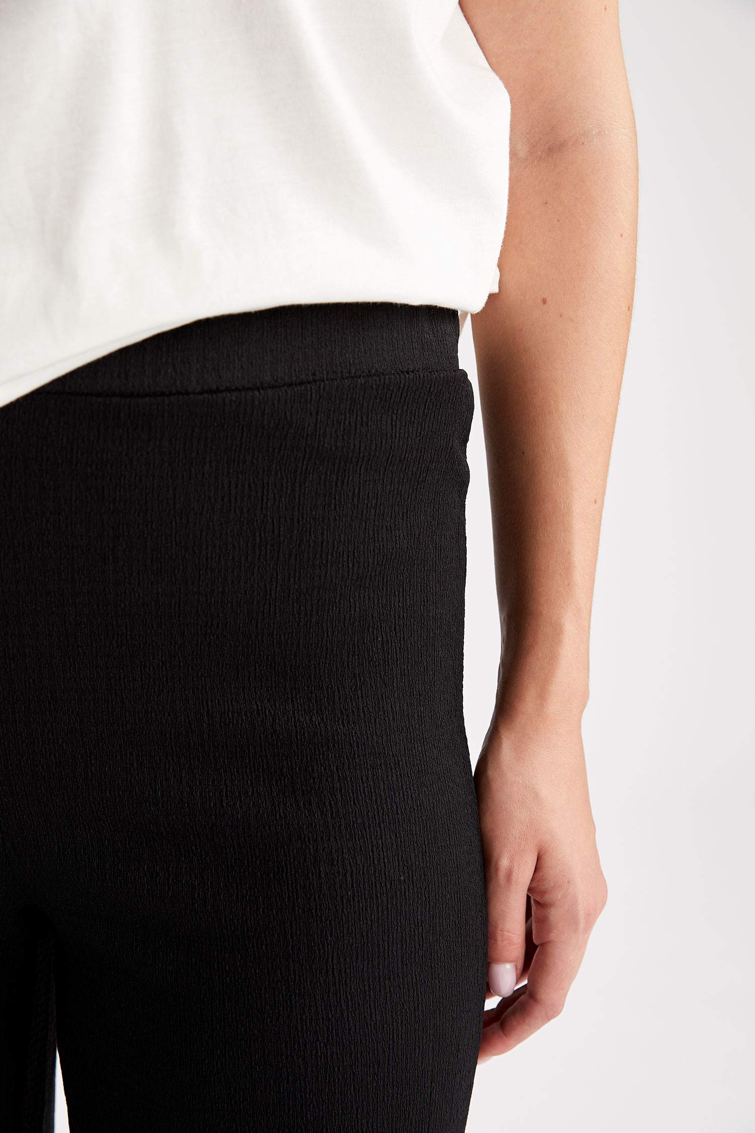 Bürümcük Kumaşlı Geniş Paça Relax Fit Pantolon