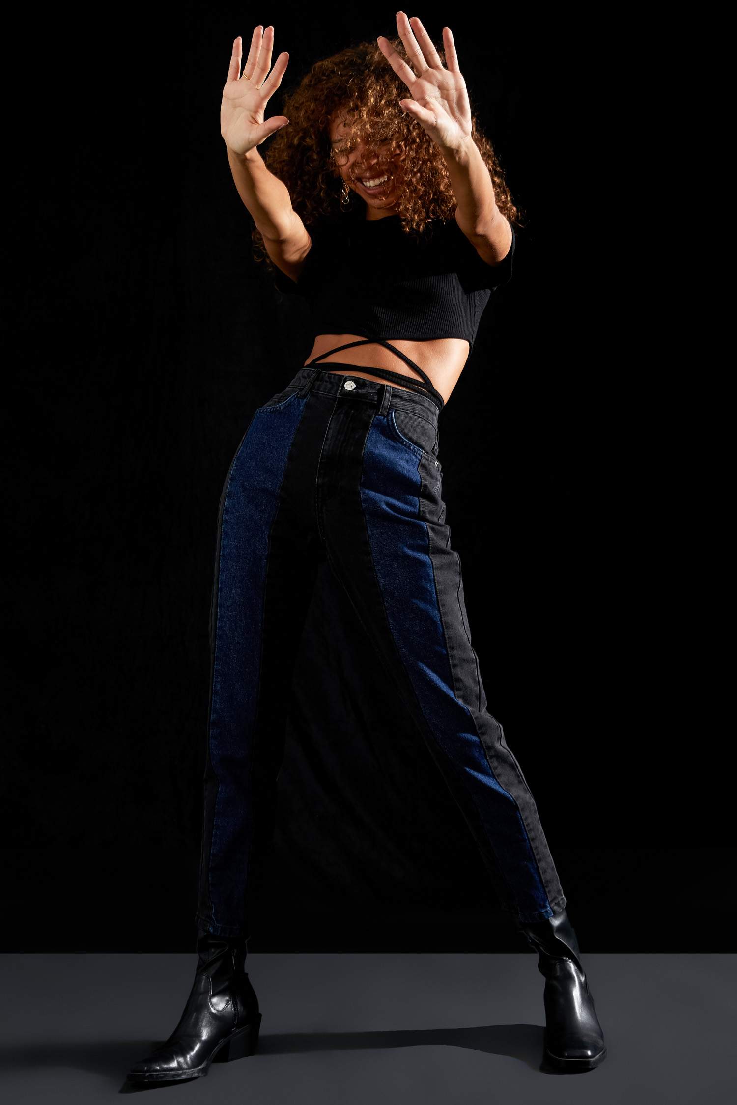 Lina Renk Bloklu Mom Fit Yıkamalı Jean Pantolon