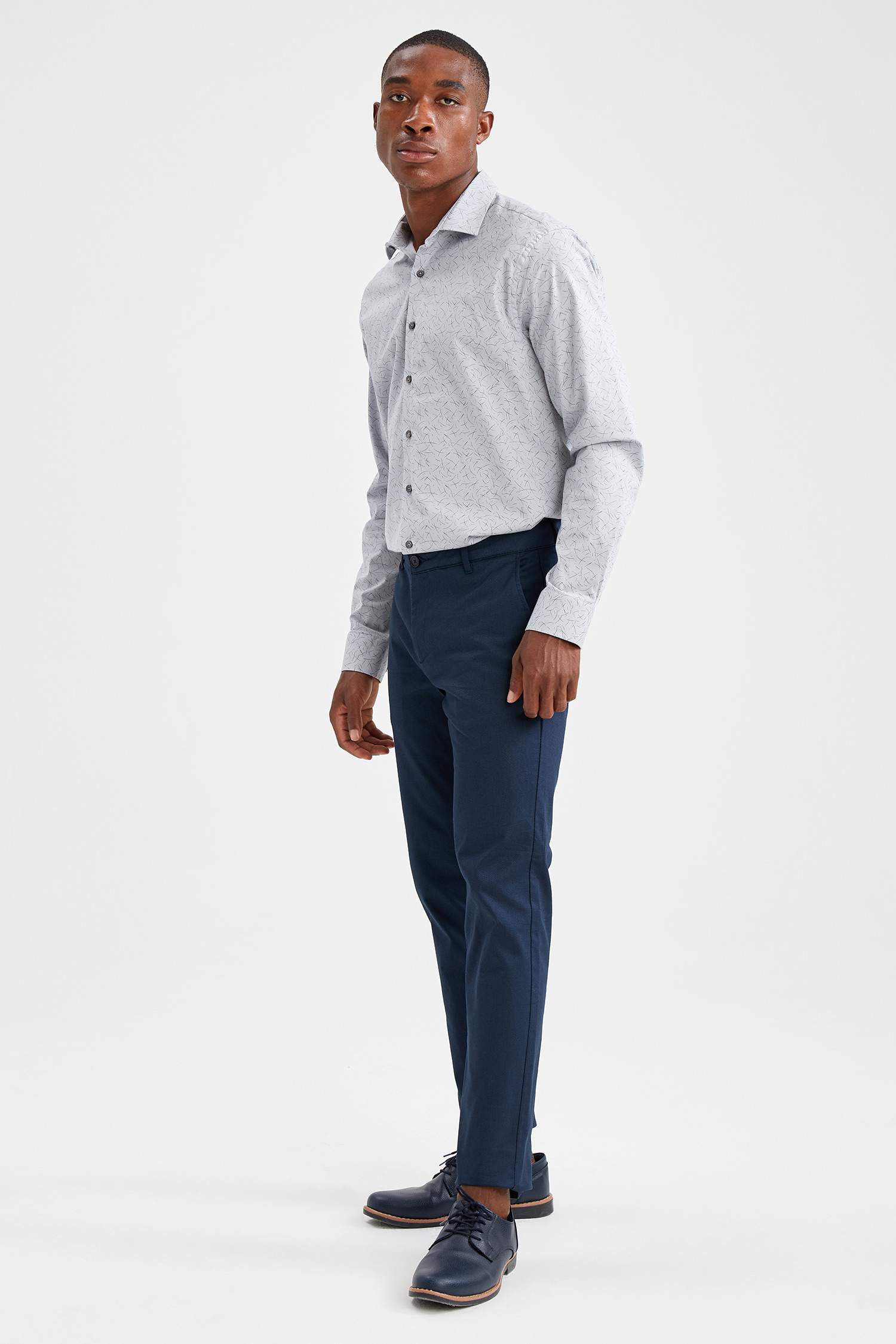 Modern Fit Klasik Uzun Kollu Desenli Gömlek