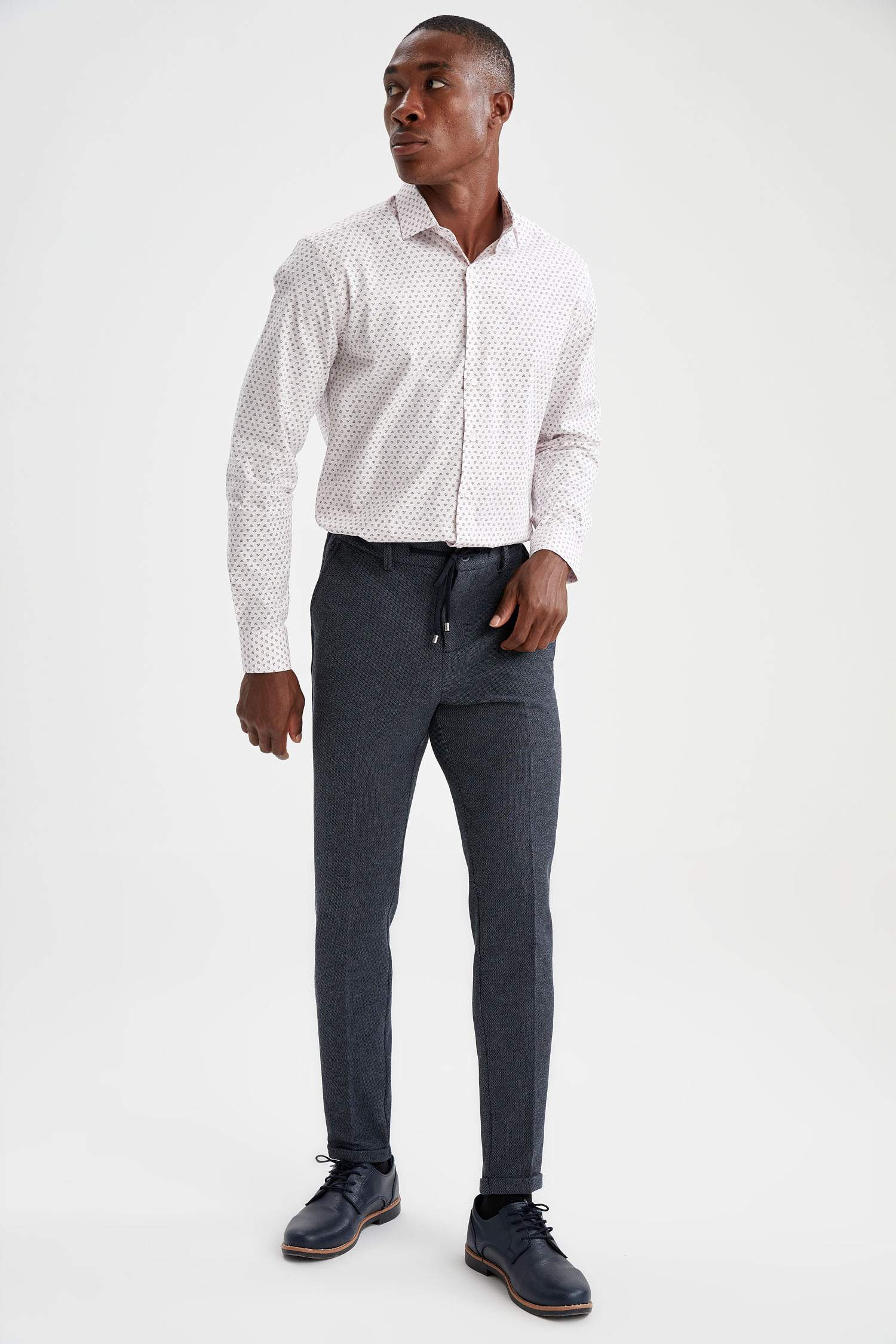 Modern Fit Klasik Uzun Kollu Desenli Gömlek