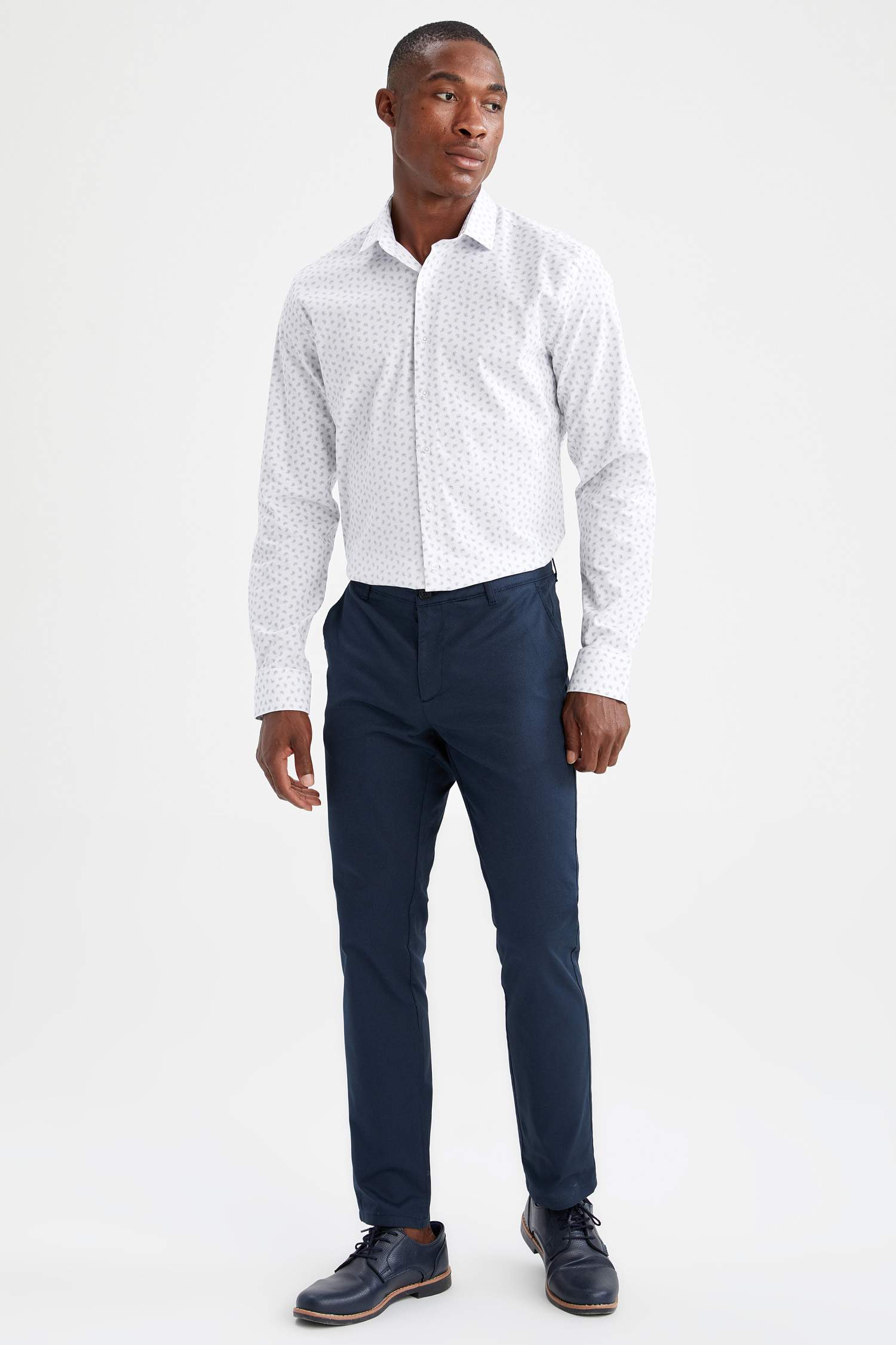 Modern Fit Klasik Uzun Kollu Desenli Gömlek