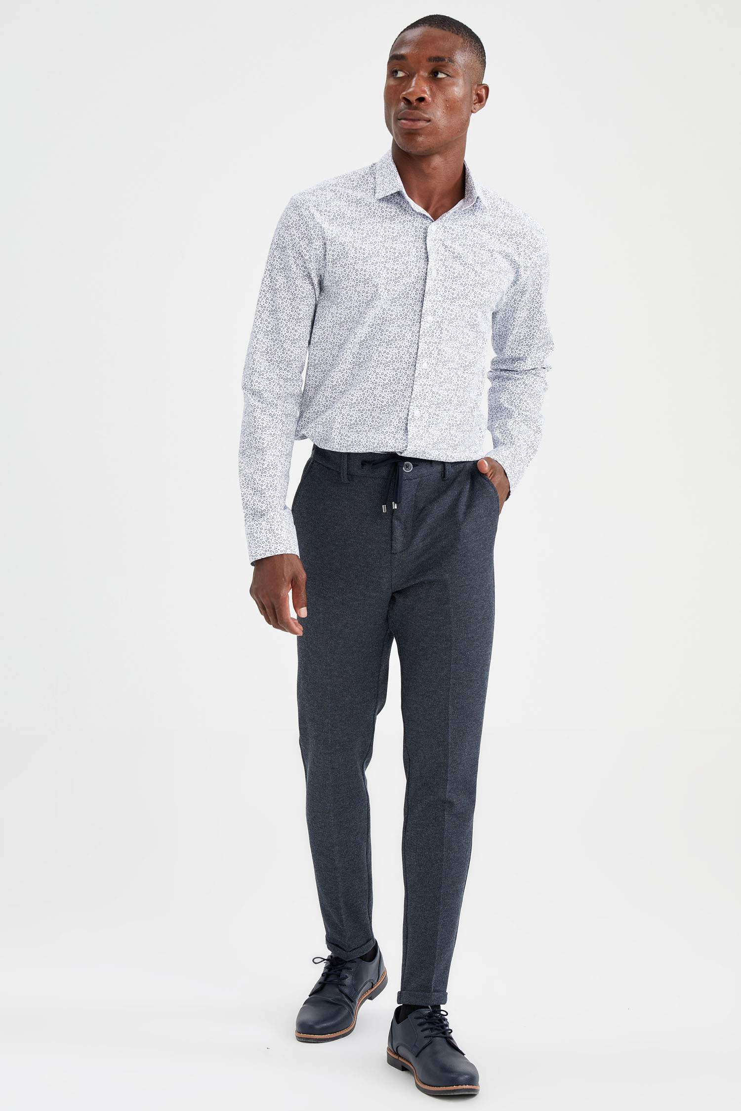 Modern Fit Desenli Uzun Kollu Klasik Gömlek