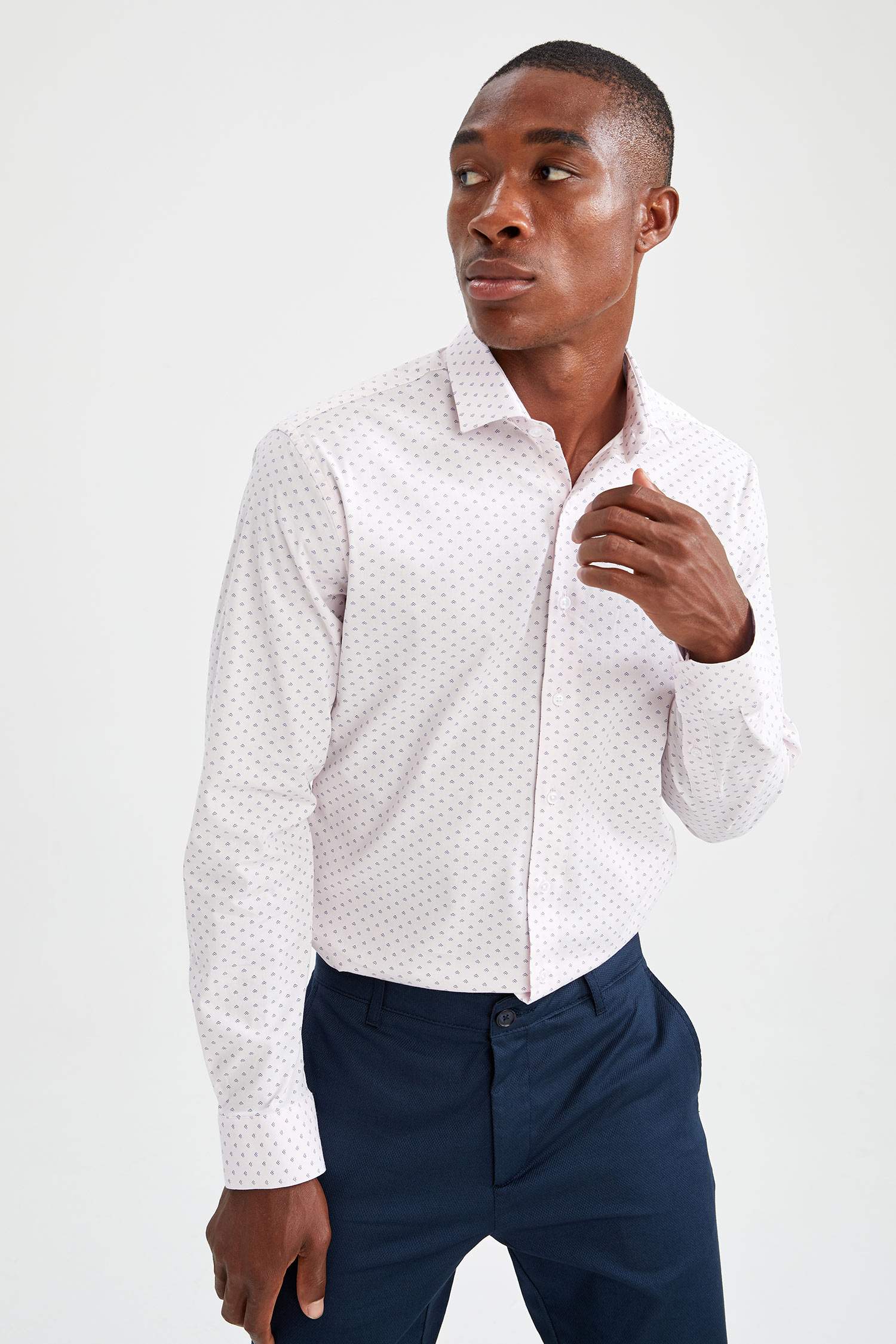 Modern Fit Klasik Uzun Kollu Desenli Gömlek