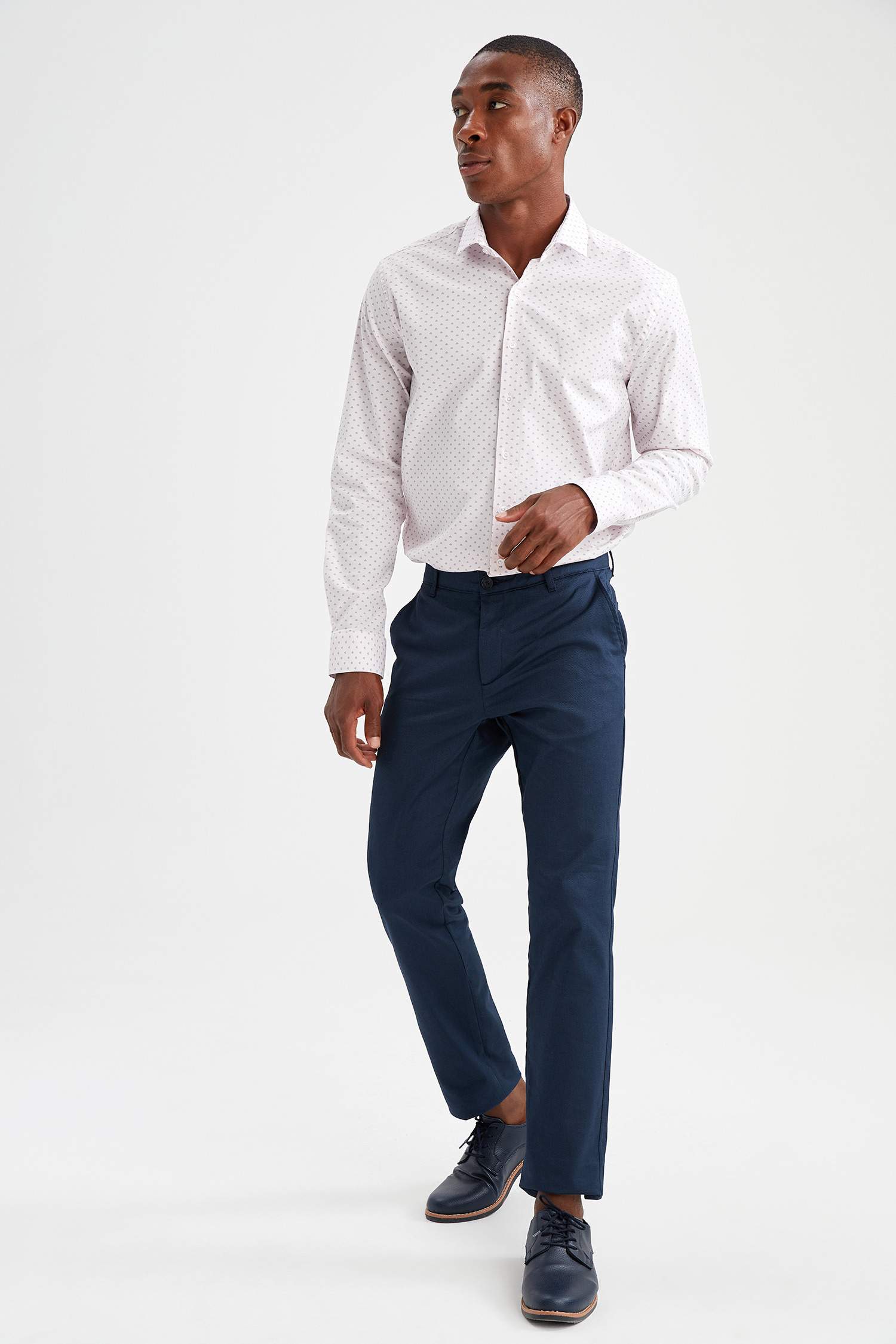 Modern Fit Klasik Uzun Kollu Desenli Gömlek