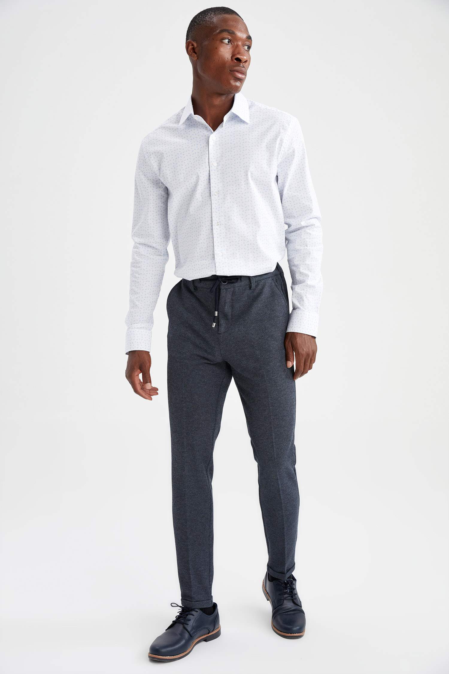 Modern Fit Klasik Uzun Kollu Desenli Gömlek