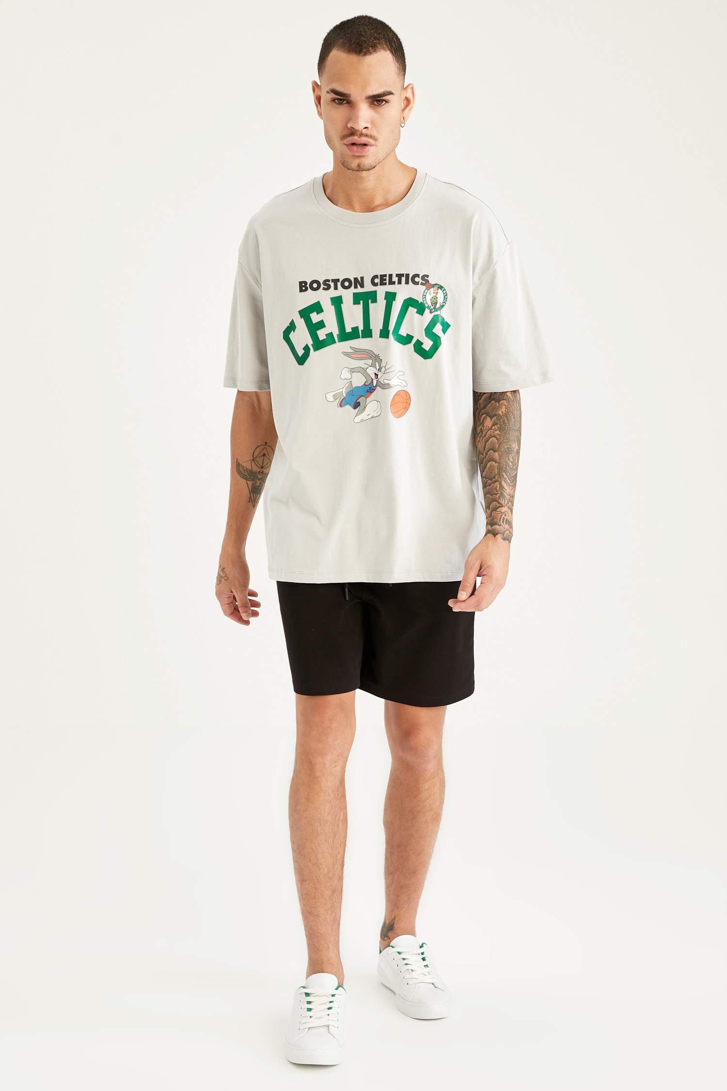 Space Jam ve NBA Boston Celtics Lisanslı Oversize Fit Baskılı Kısa Kollu Tişört