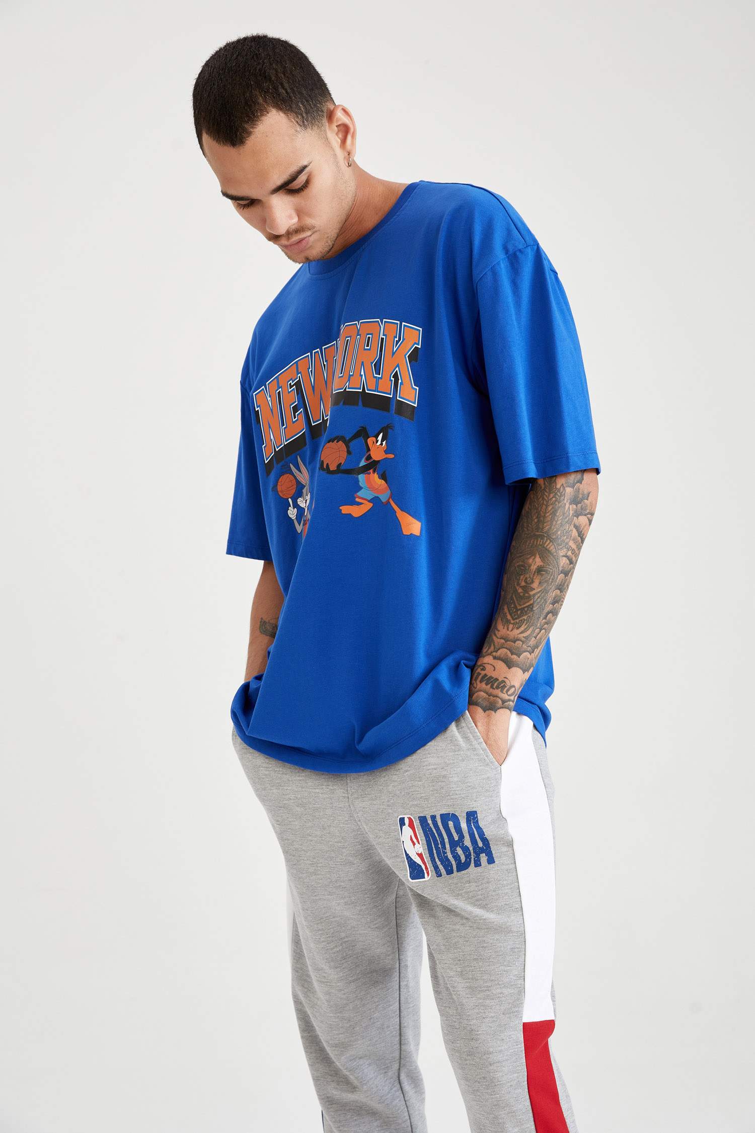 Space Jam Lisanslı Oversize Fit Bisiklet Yaka Baskılı Kısa Kollu Tişört