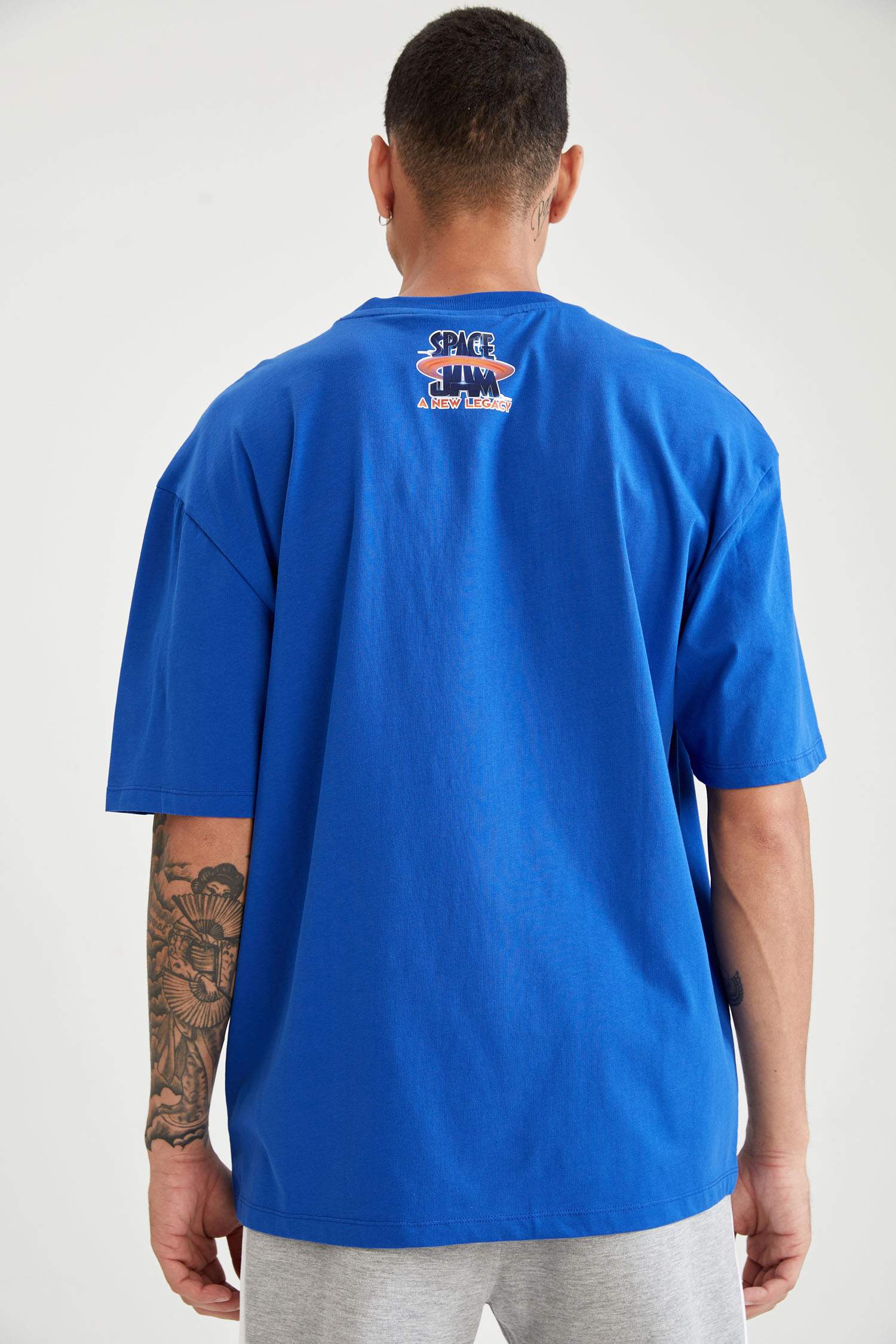 Space Jam Lisanslı Oversize Fit Bisiklet Yaka Baskılı Kısa Kollu Tişört