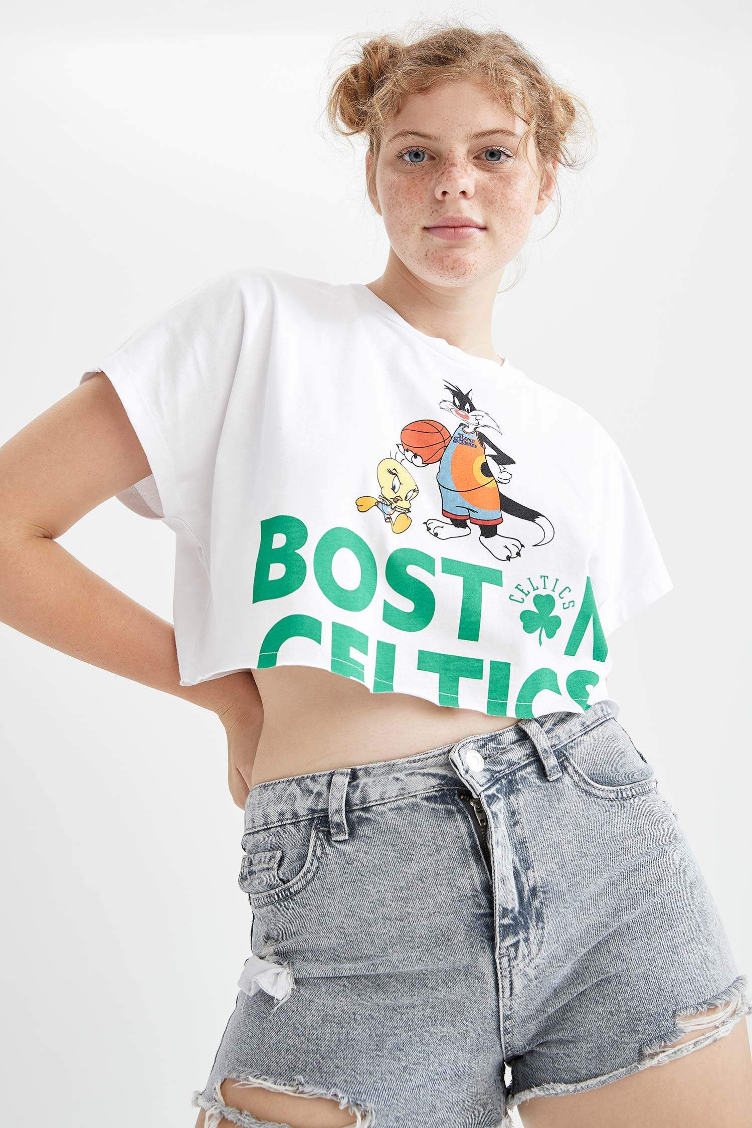Coool NBA X Space Jam 2 Boston Celtics Lisanslı Relax Fit Crop Tişört