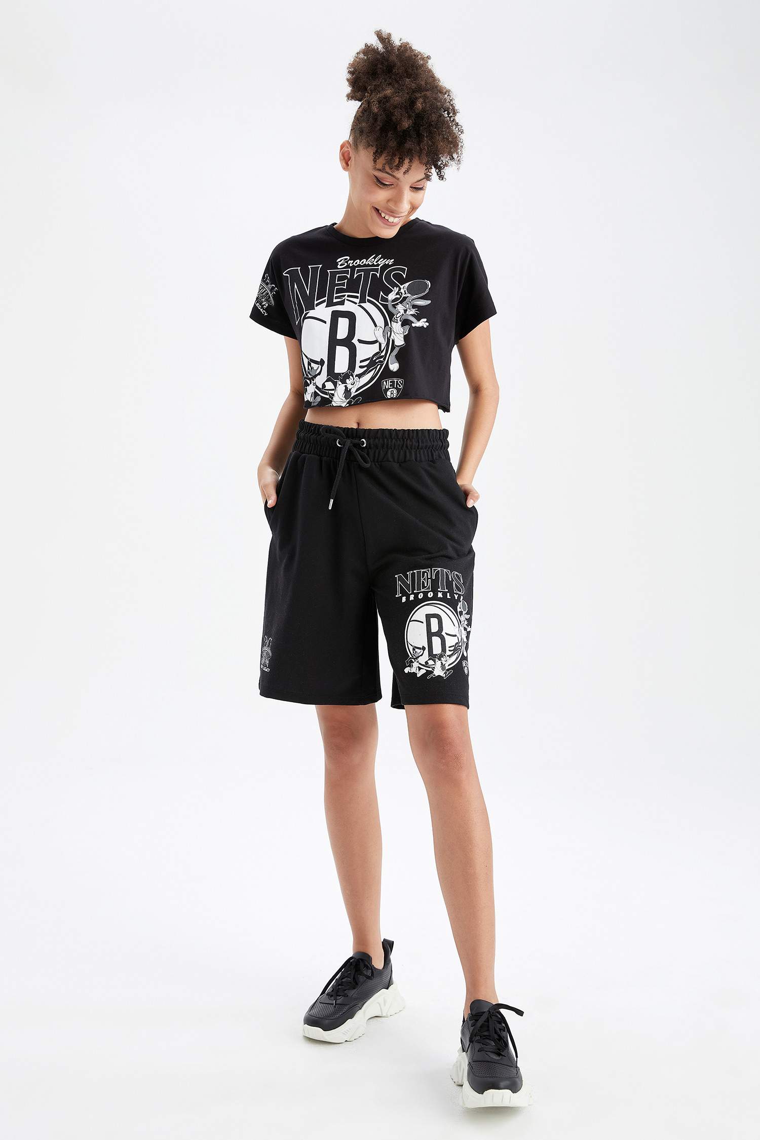 Coool NBA X Space Jam 2 Brooklyn Nets Lisanslı Bisiklet Yaka Crop Tişört