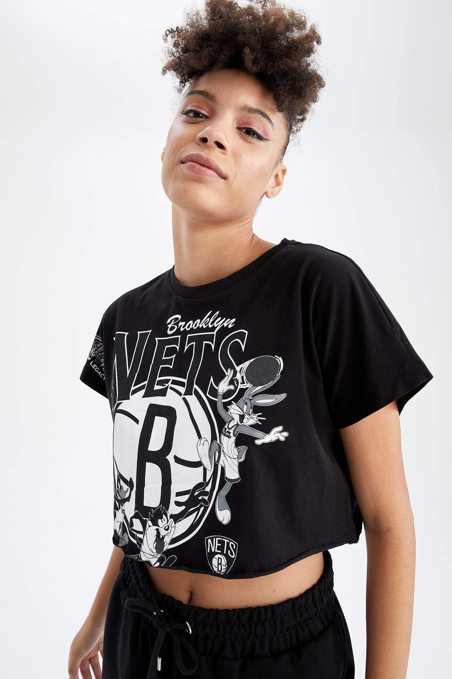 Coool NBA X Space Jam 2 Brooklyn Nets Lisanslı Bisiklet Yaka Crop Tişört