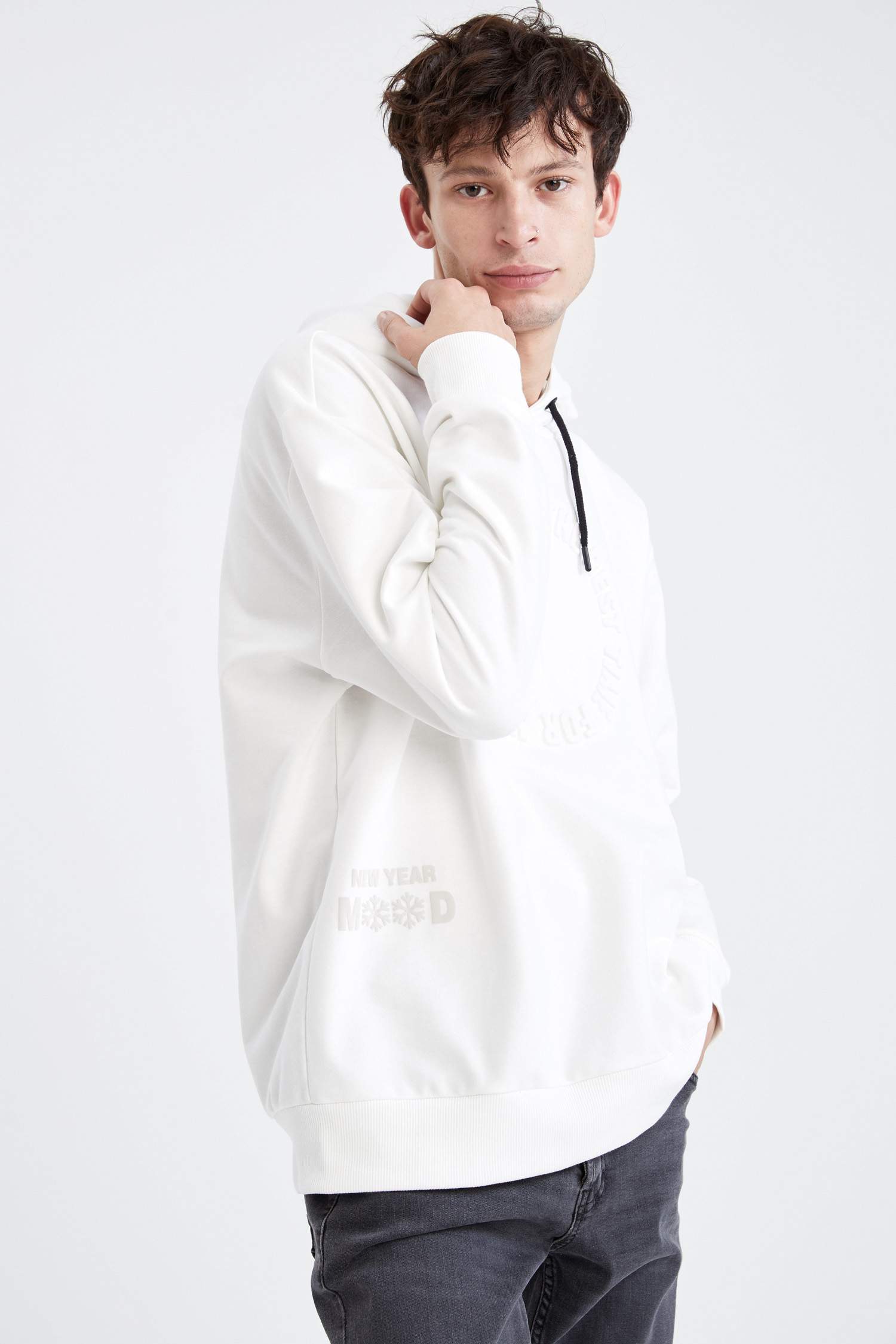 Oversize Fit Kapüşonlu Slogan Baskılı Yılbaşı Temalı İçi Yumuşak Tüylü Sweatshirt