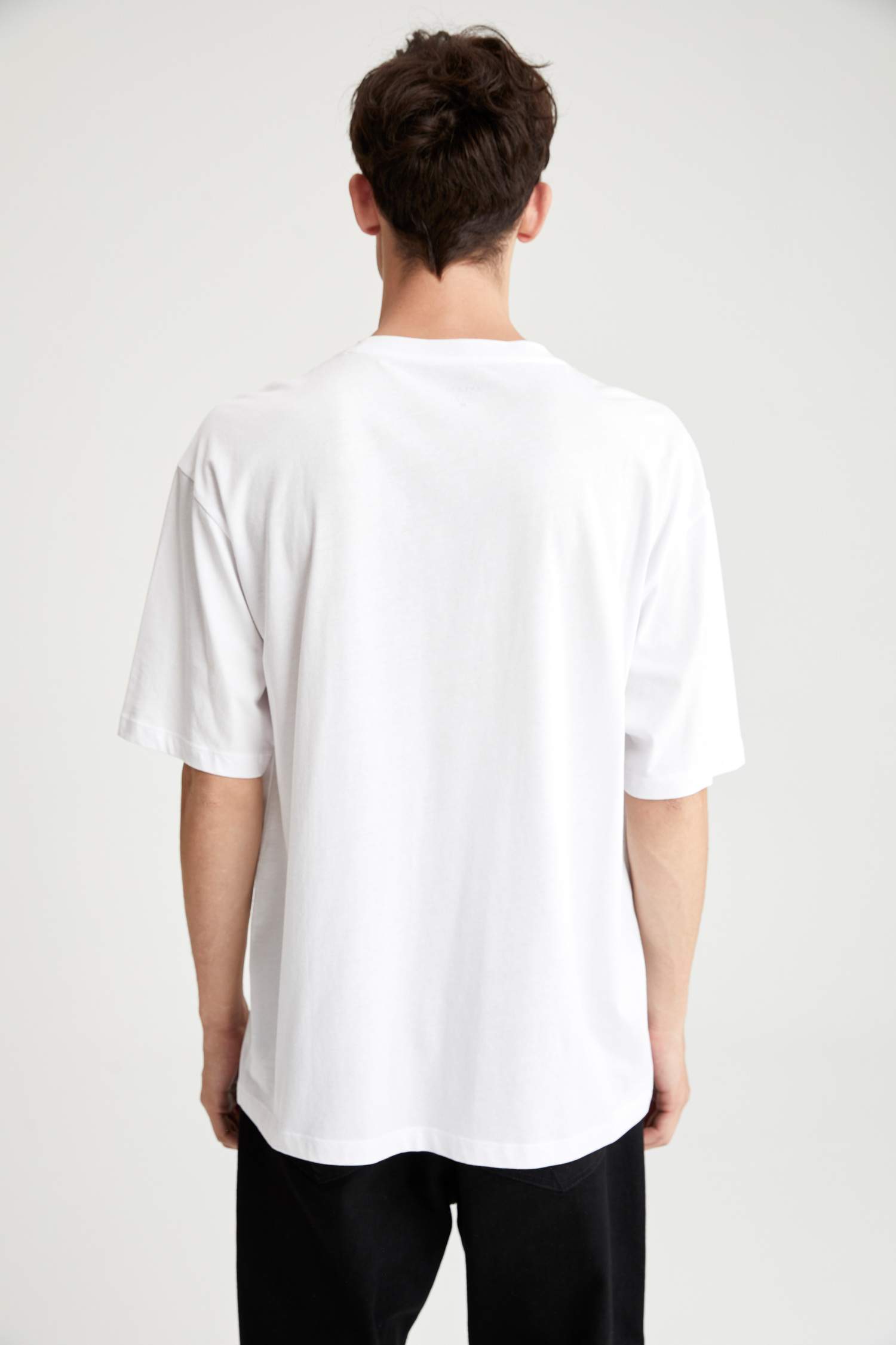 Yılbaşı Temalı Oversize Fit Baskılı Bisiklet Yaka Kısa Kollu Tişört