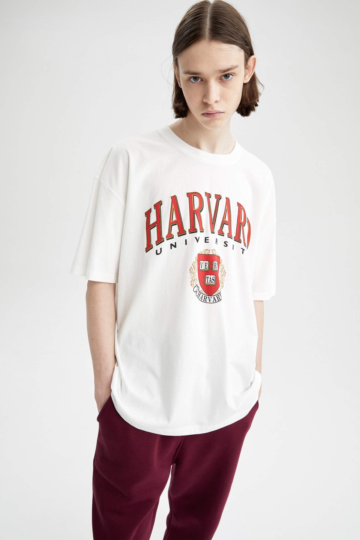 Harvard University Lisanslı Oversize Fit Bisiklet Yaka Baskılı Kısa Kollu Tişört