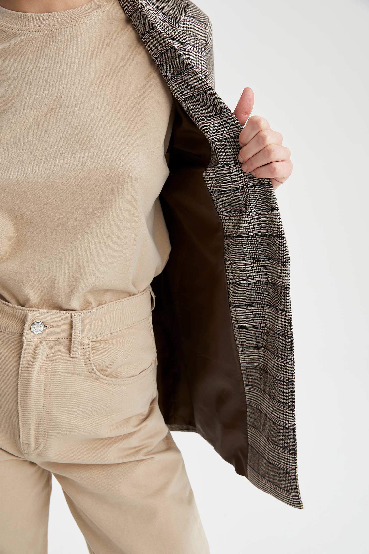 Kareli Kapaklı Cepli Regular Fit Uzun Kollu Blazer Ceket