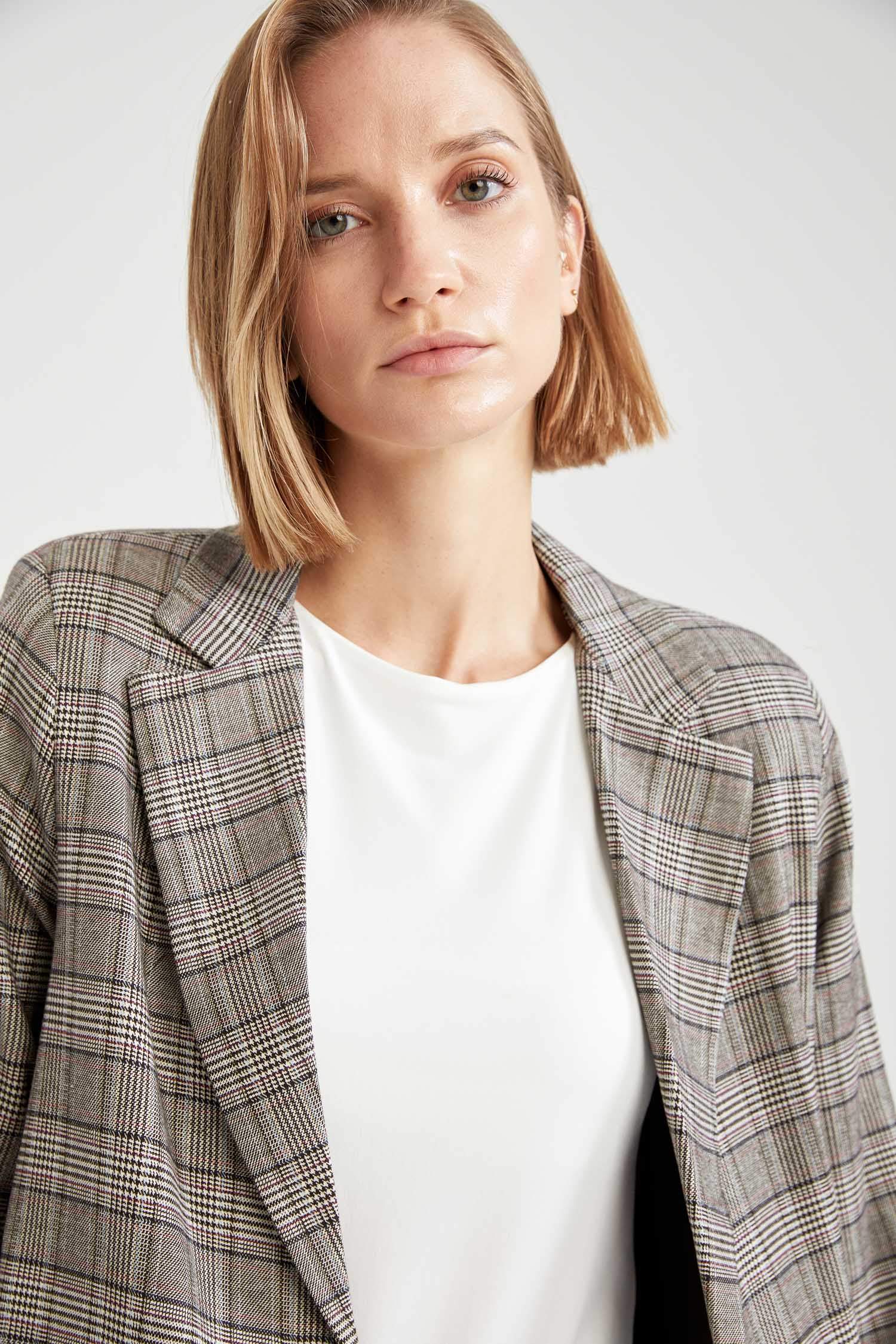 Kareli Kapaklı Cepli Regular Fit Uzun Kollu Blazer Ceket