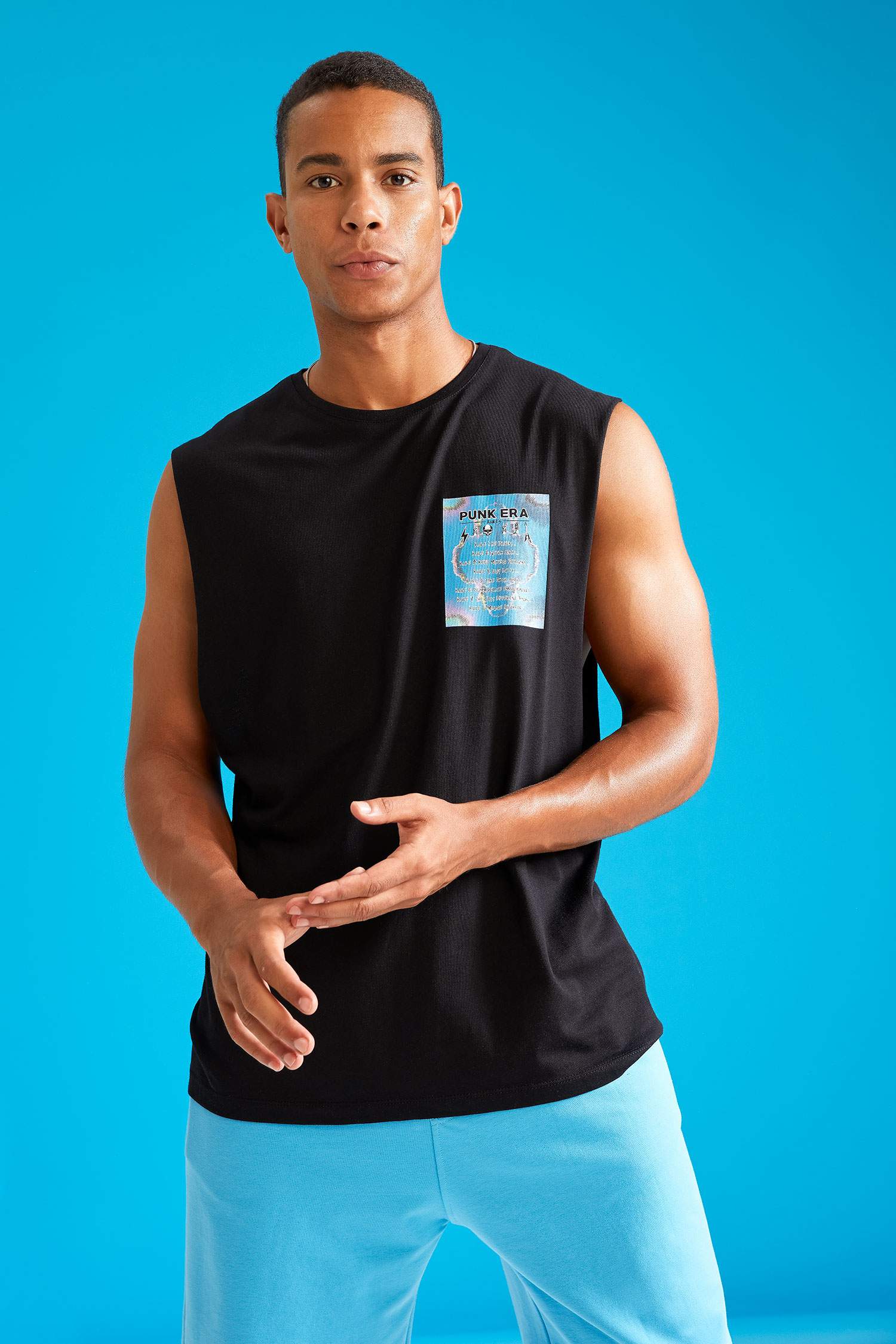 Oversize Fit Bisiklet Yaka Sırt Baskılı Kolsuz Tişört