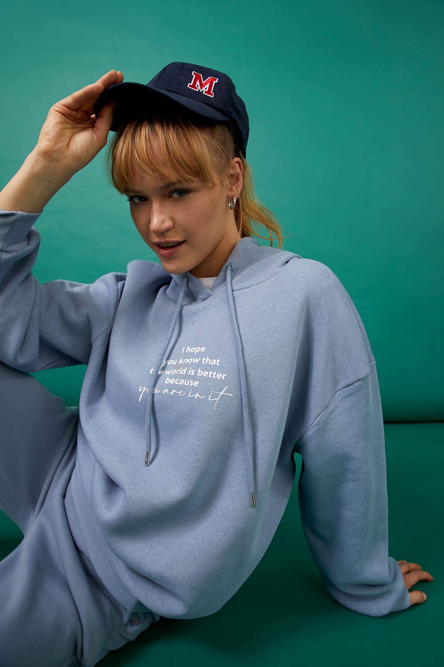 Kapüşonlu Baskılı Relax Fit İçi Yumuşak Tüylü Sweatshirt
