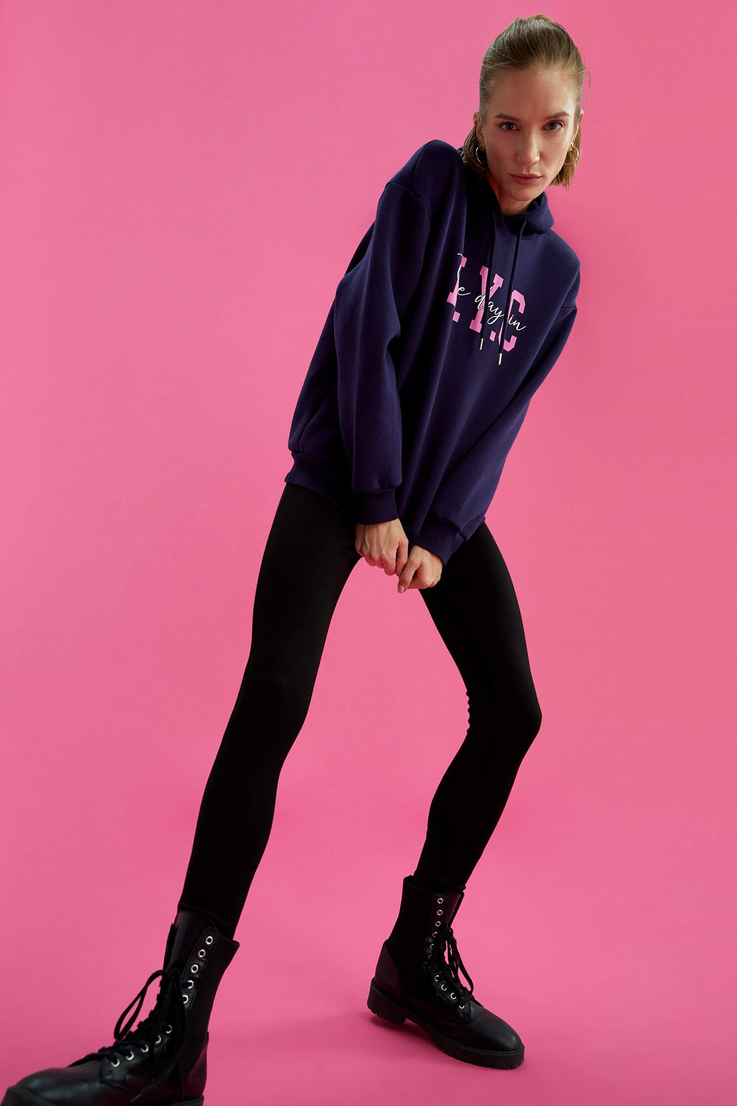 Kapüşonlu Baskılı Relax Fit İçi Yumuşak Tüylü Sweatshirt