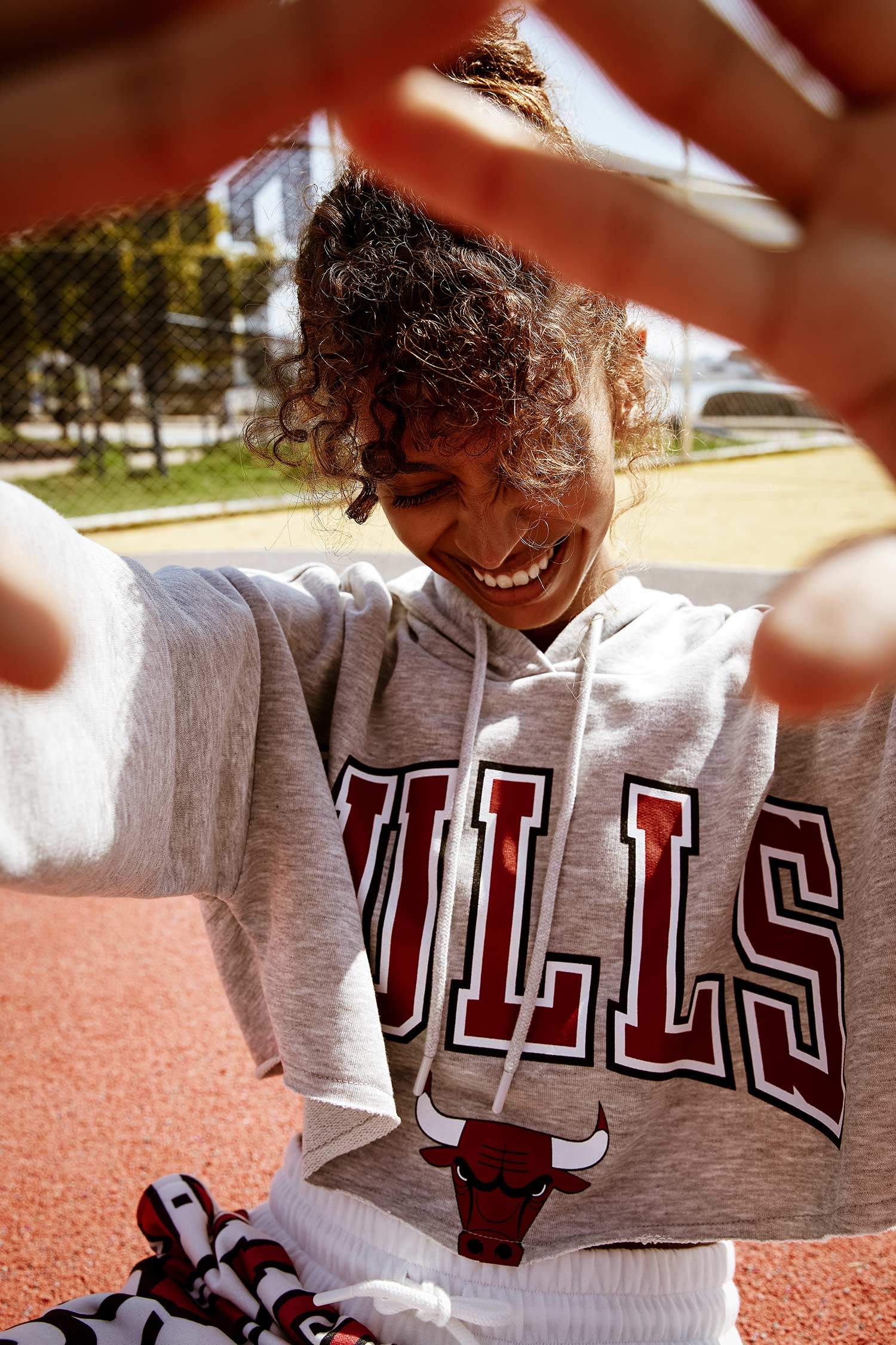 NBA Lisanslı Kapüşonlu Uzun Kollu Crop Sweatshirt