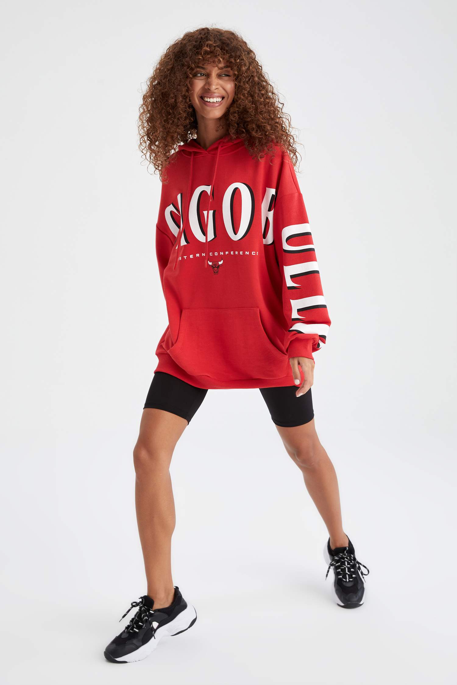 NBA Lisanslı Kapüşonlu Oversize Fit Sweatshirt