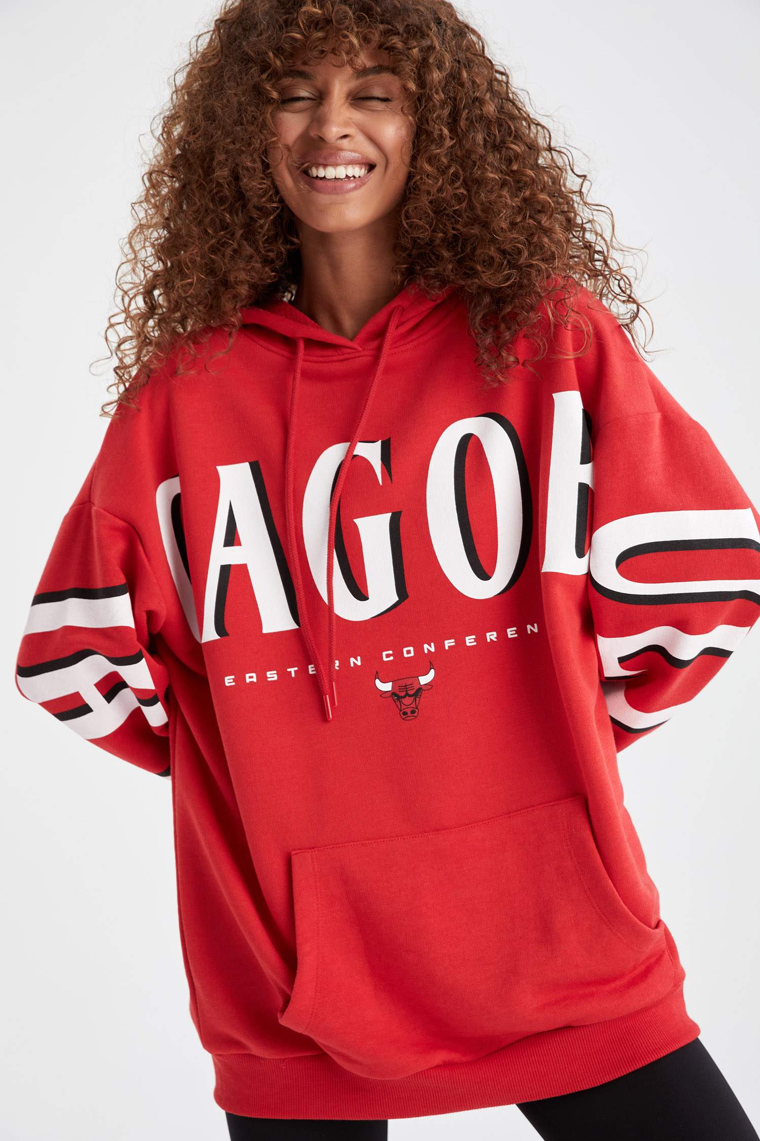 NBA Lisanslı Kapüşonlu Oversize Fit Sweatshirt