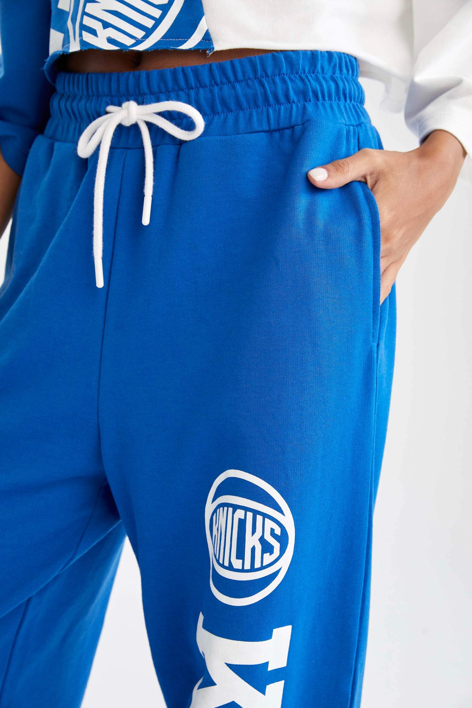 NBA New York Knicks Lisanslı Beli Bağcıklı Cepli Relax Fit Jogger Eşofman Altı