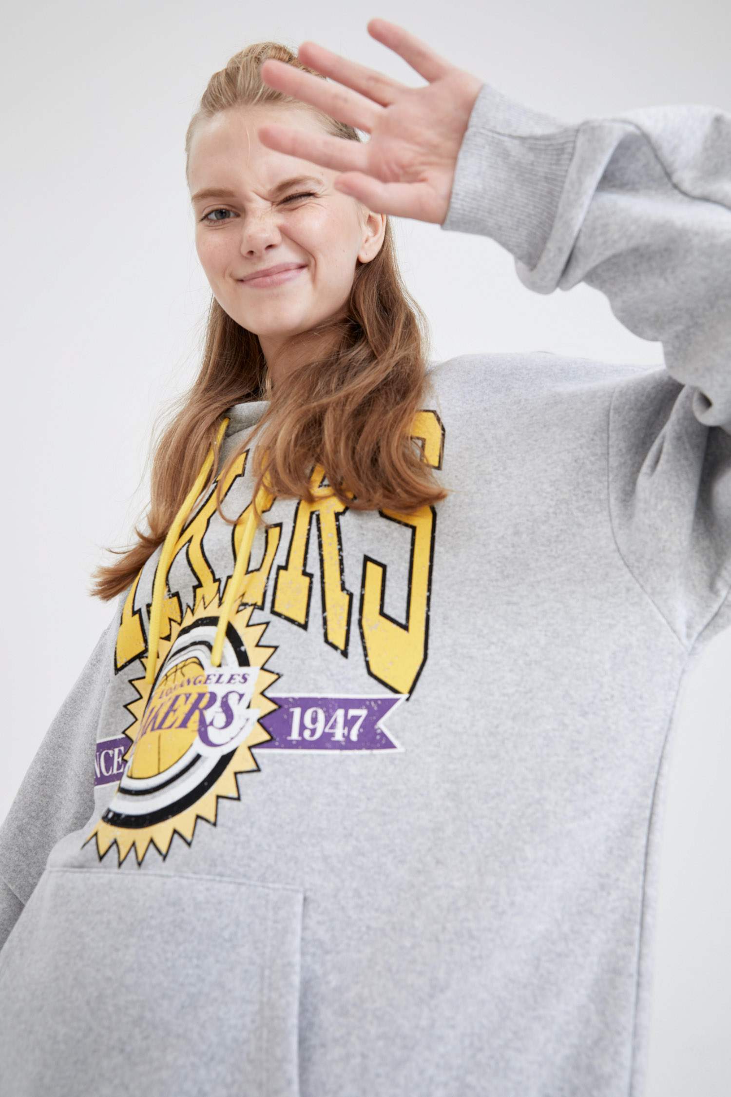 NBA Los Angeles Lakers Lisanslı Kapüşonlu Oversize Fit İçi Yumuşak Tüylü Sweatshirt