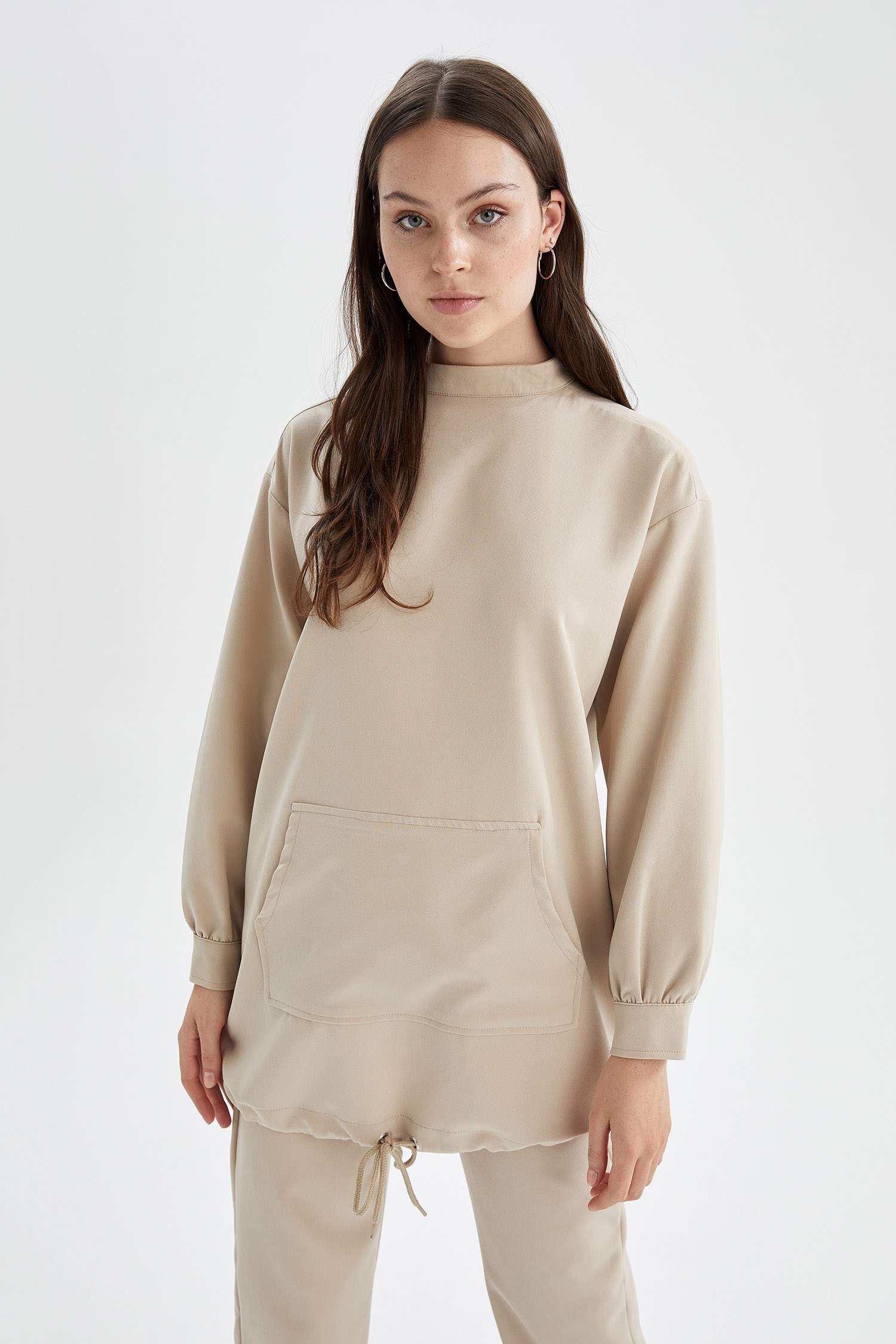 Defacto Regular Fit Yarım Balıkçı Yaka Kanguru Cepli Dokuma Tunik. 2 Defacto Regular Fit Yarım Balıkçı Yaka Kanguru Cepli Dokuma Tunik. 2