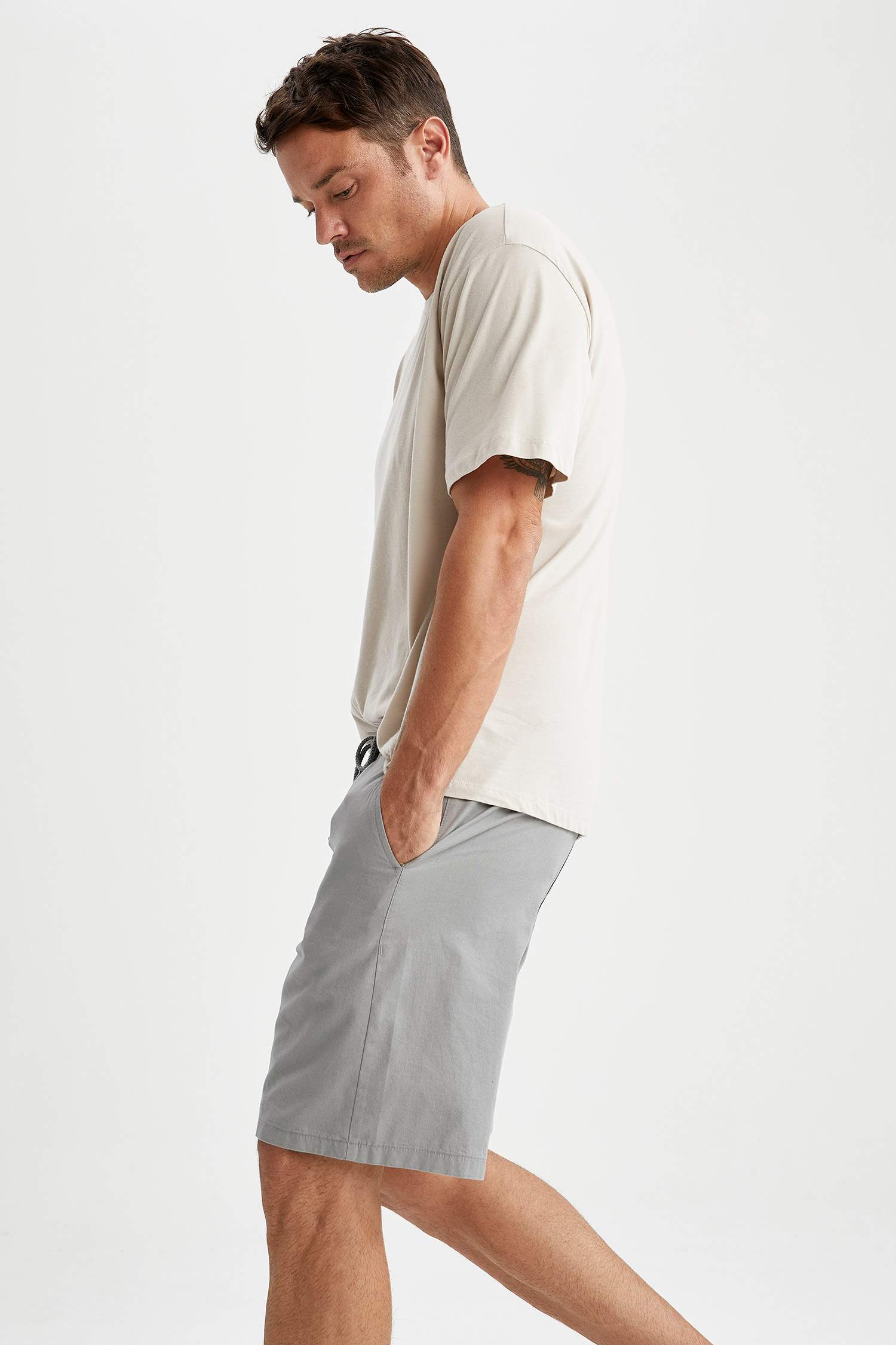 Relax Fit Beli Bağcıklı Şort